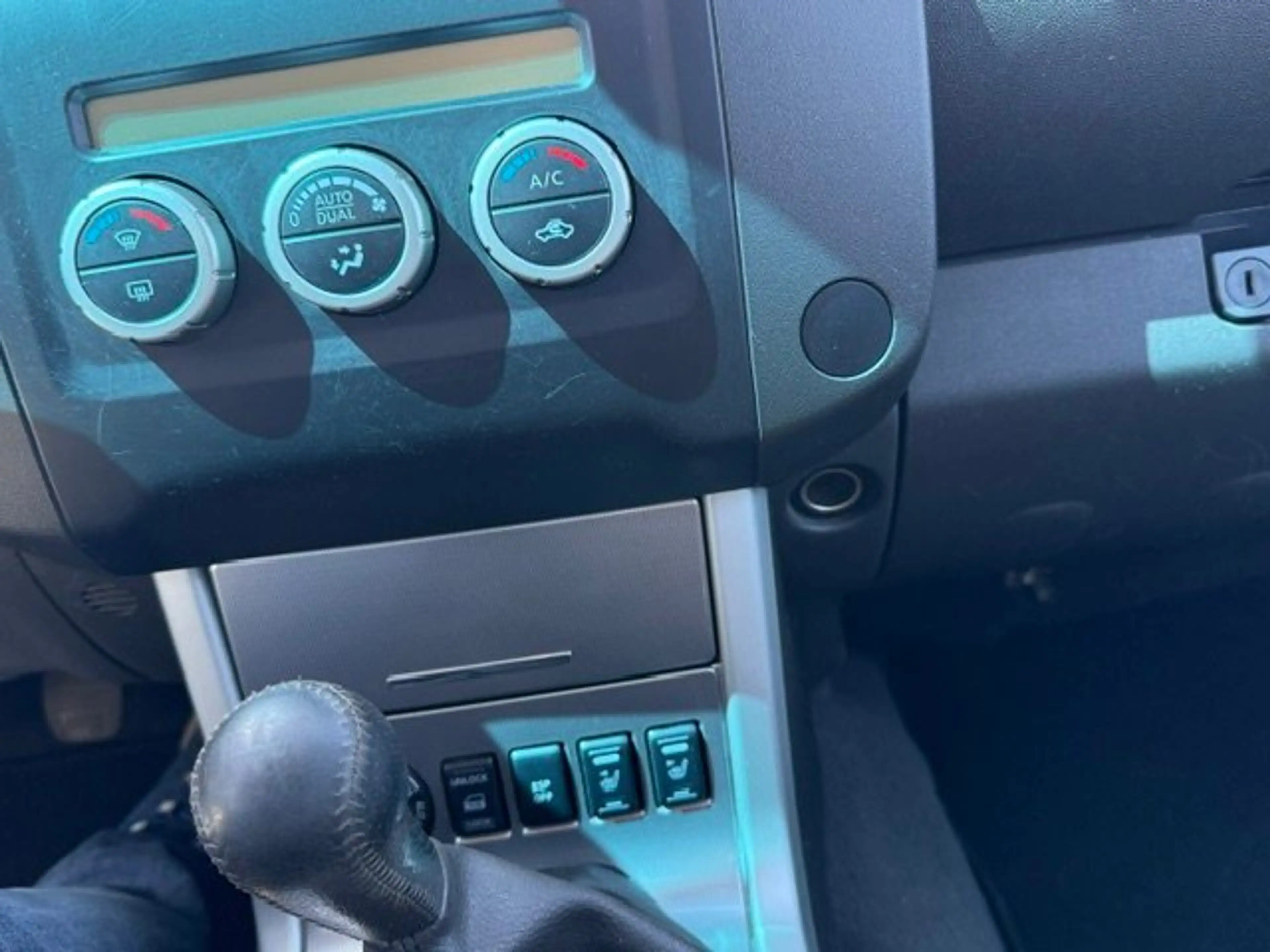 Nissan Navara Double Cab PLATINUM EVO 4X4 — photo 15