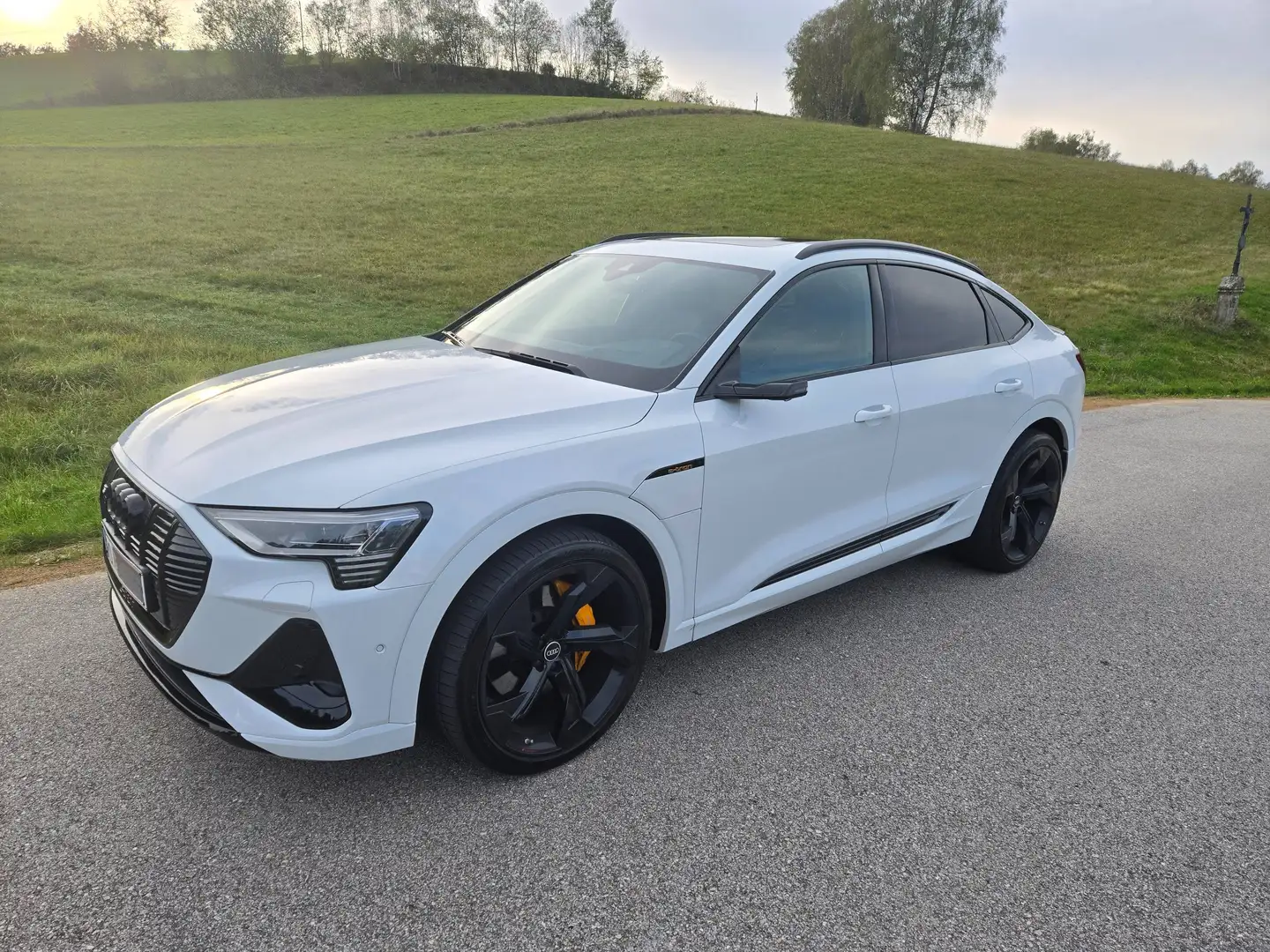 Audi e-tron e-tron SB 55 quattro 95kWh S-line 130k Weiß - 1