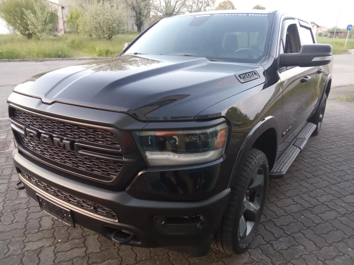 Dodge RAM BUILT TO SERVE 2022 Negro - 1
