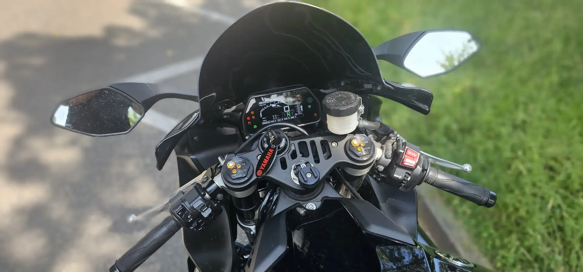 Yamaha YZF-R1 RN65 mit Werksgarantie und frischer Inspektion Schwarz - 2