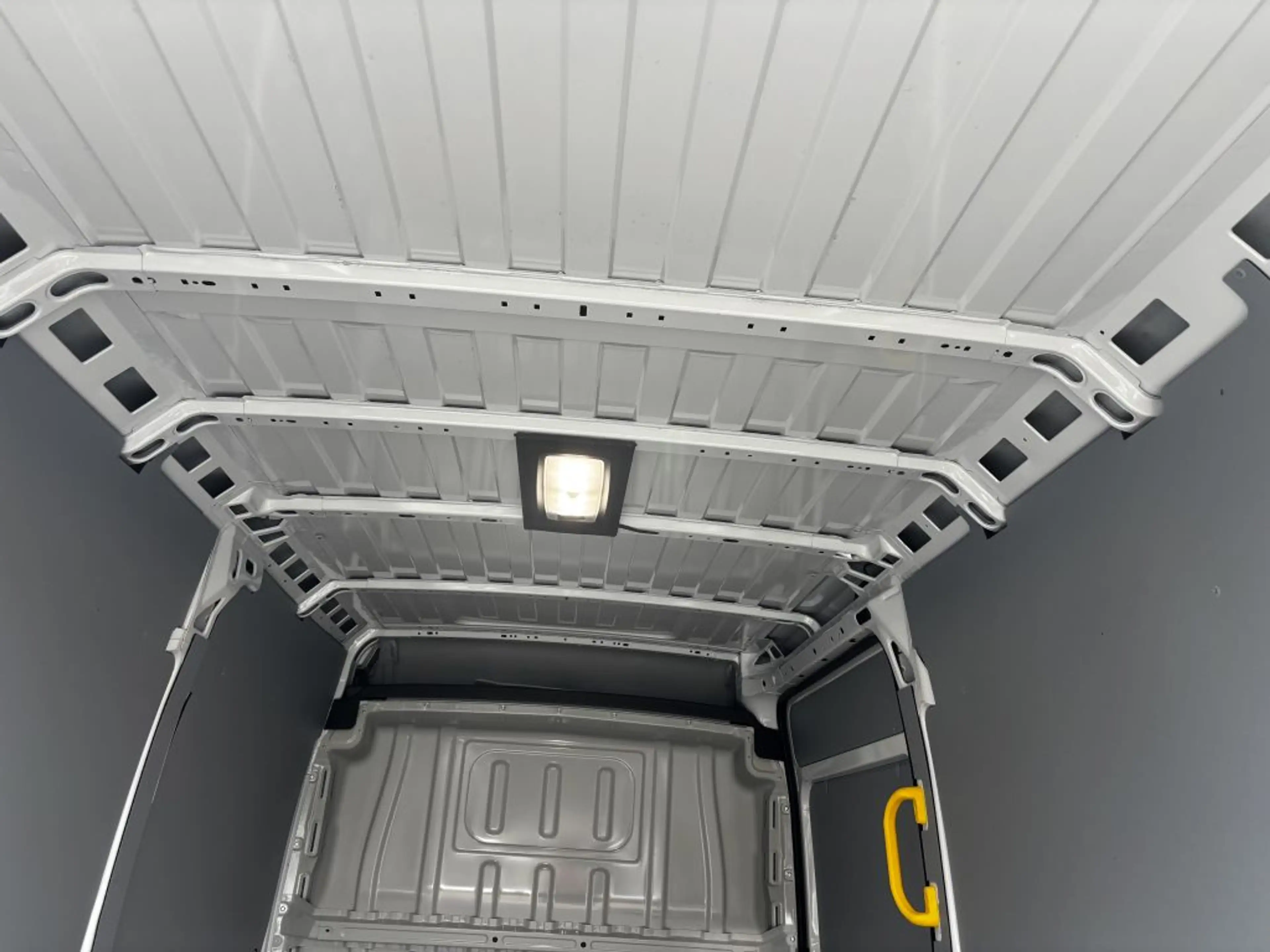 Toyota Proace Max 2.2-l-D 35 L3H2 Meister — photo 10