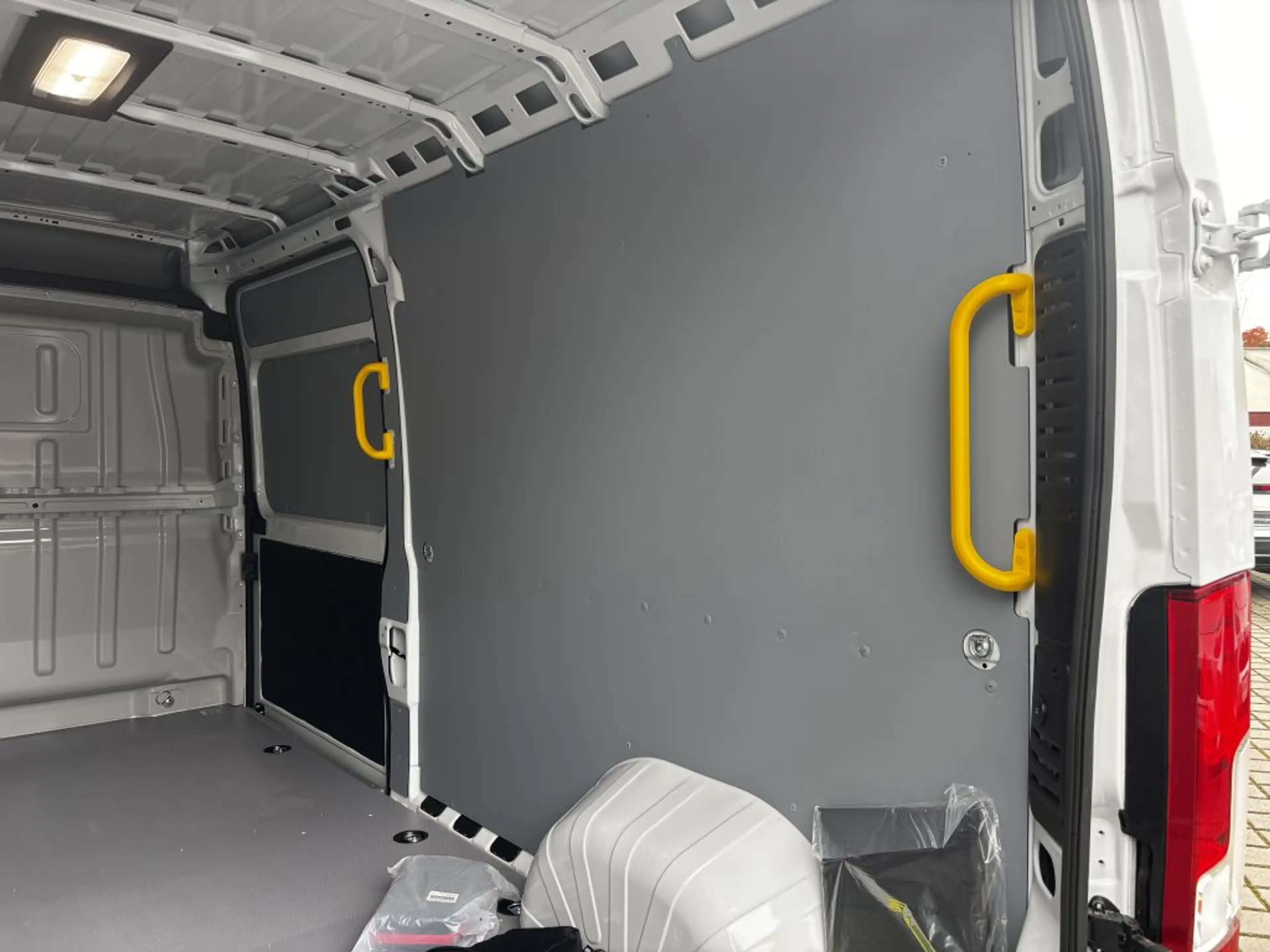 Toyota Proace Max 2.2-l-D 35 L3H2 Meister — photo 9