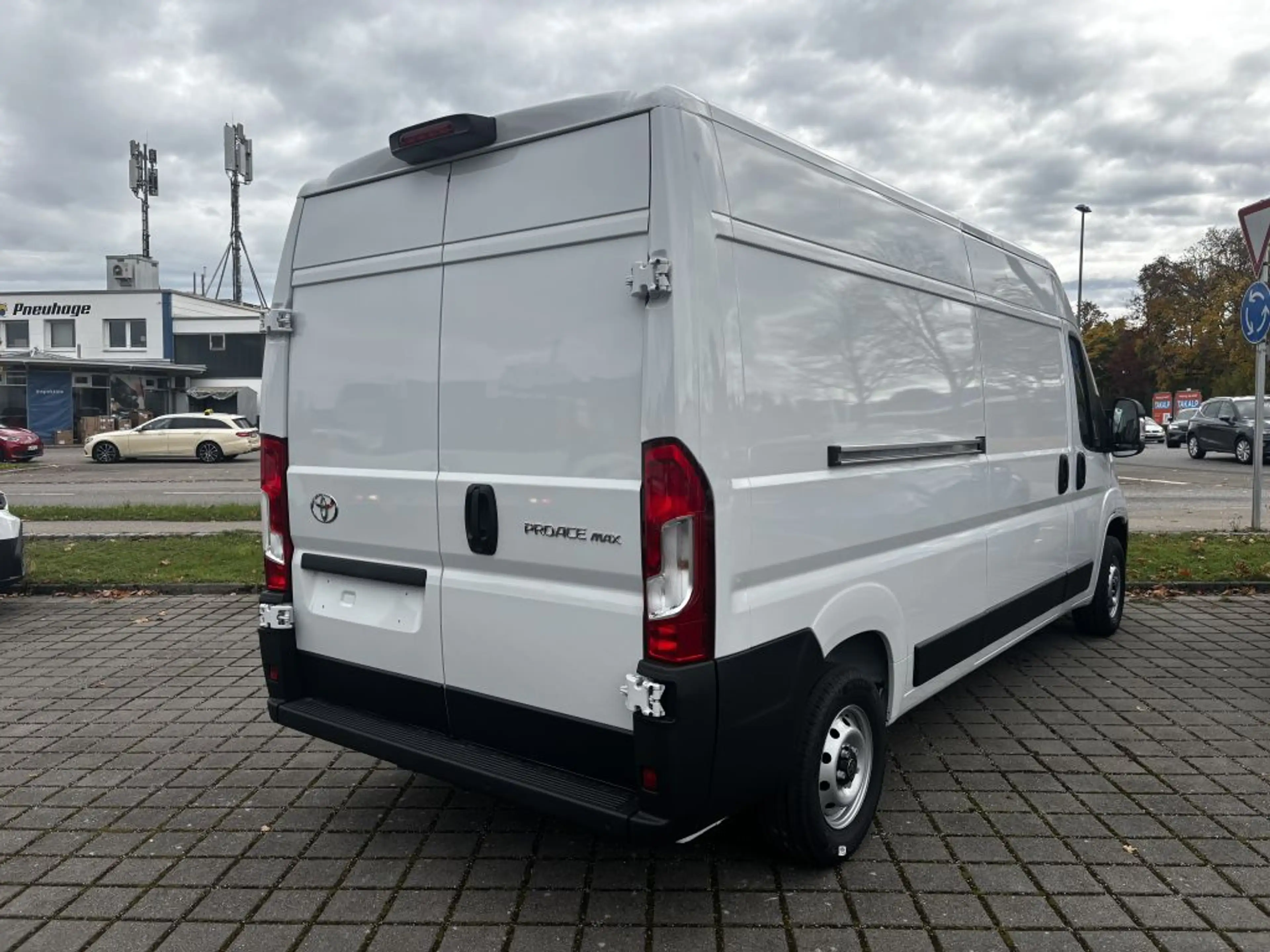 Toyota Proace Max 2.2-l-D 35 L3H2 Meister — photo 4