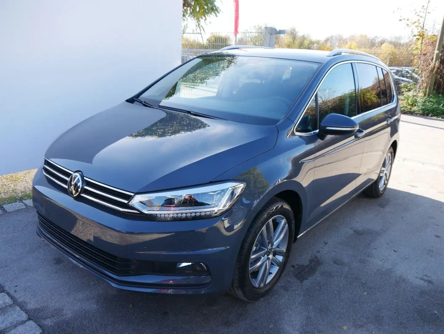 Volkswagen Touran Comfortline 2,0 TDI DSG*ACC*PDC*LED*NAVI*SHZ*KA... Серый - 1