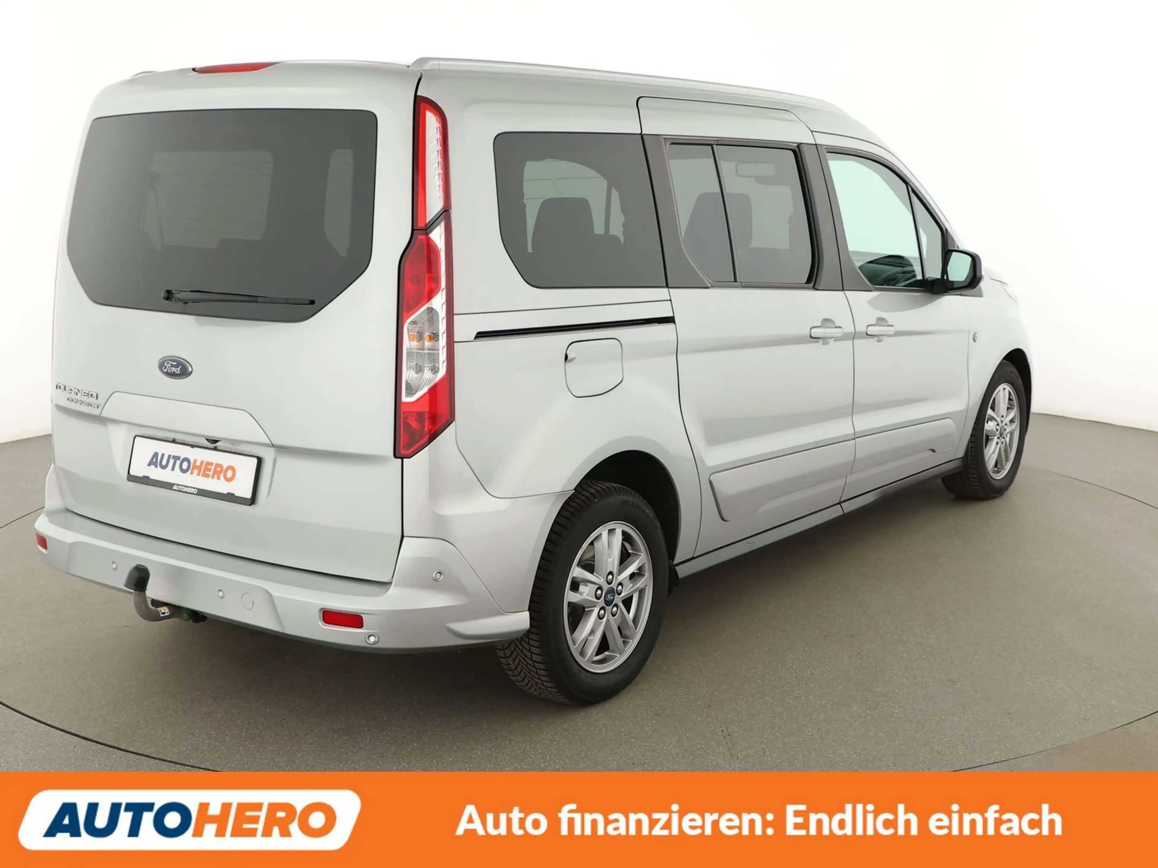Ford Grand Tourneo 1.5 TDCi EcoBlue Titanium Aut.*NAV*TEMP*CAM*AHK — photo 6