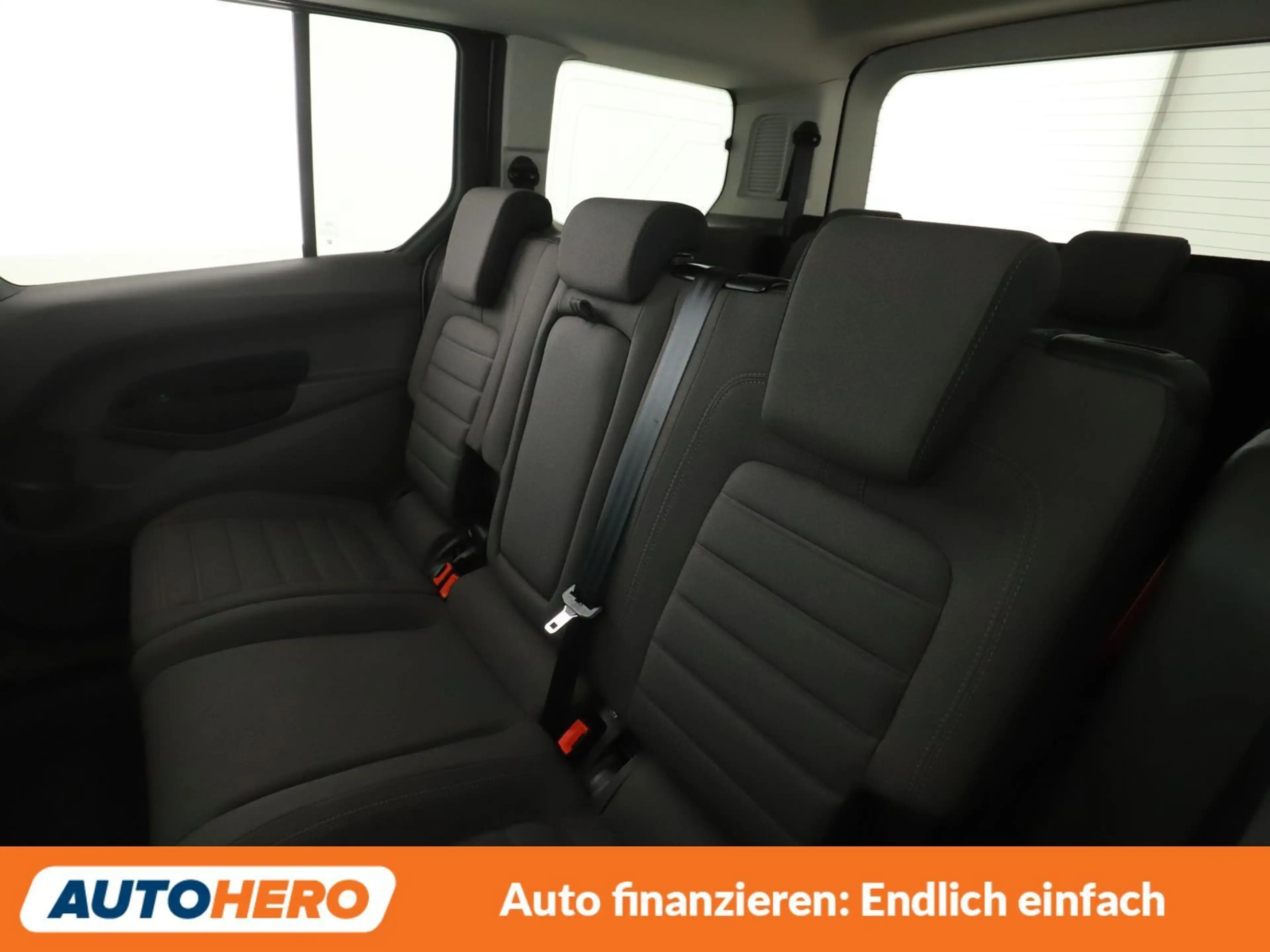 Ford Grand Tourneo 1.5 TDCi EcoBlue Titanium Aut.*NAV*TEMP*CAM*AHK — photo 14