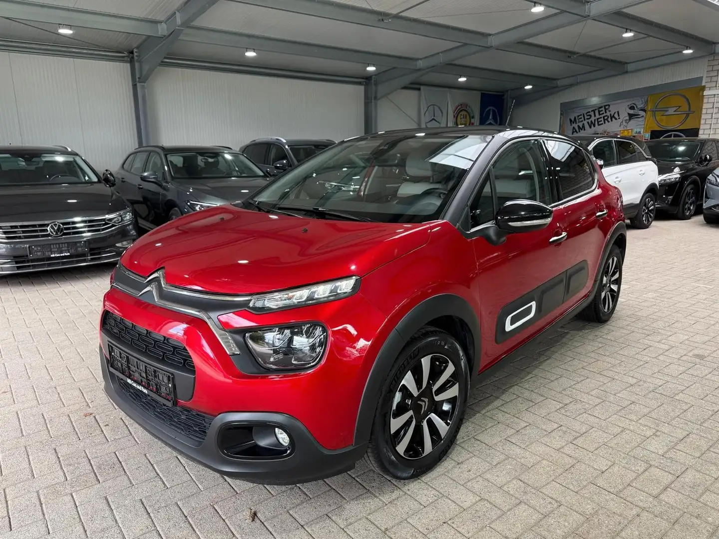 Citroen C3 Max 1.2 PURETECH SHZ Navi LED DAB RFK Rouge - 1