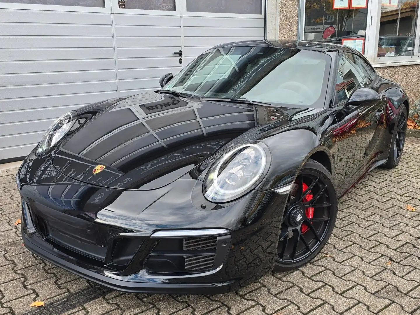 Porsche 911 Carrera 4 GTS Approved Garantie bis 11/26 Schwarz - 2