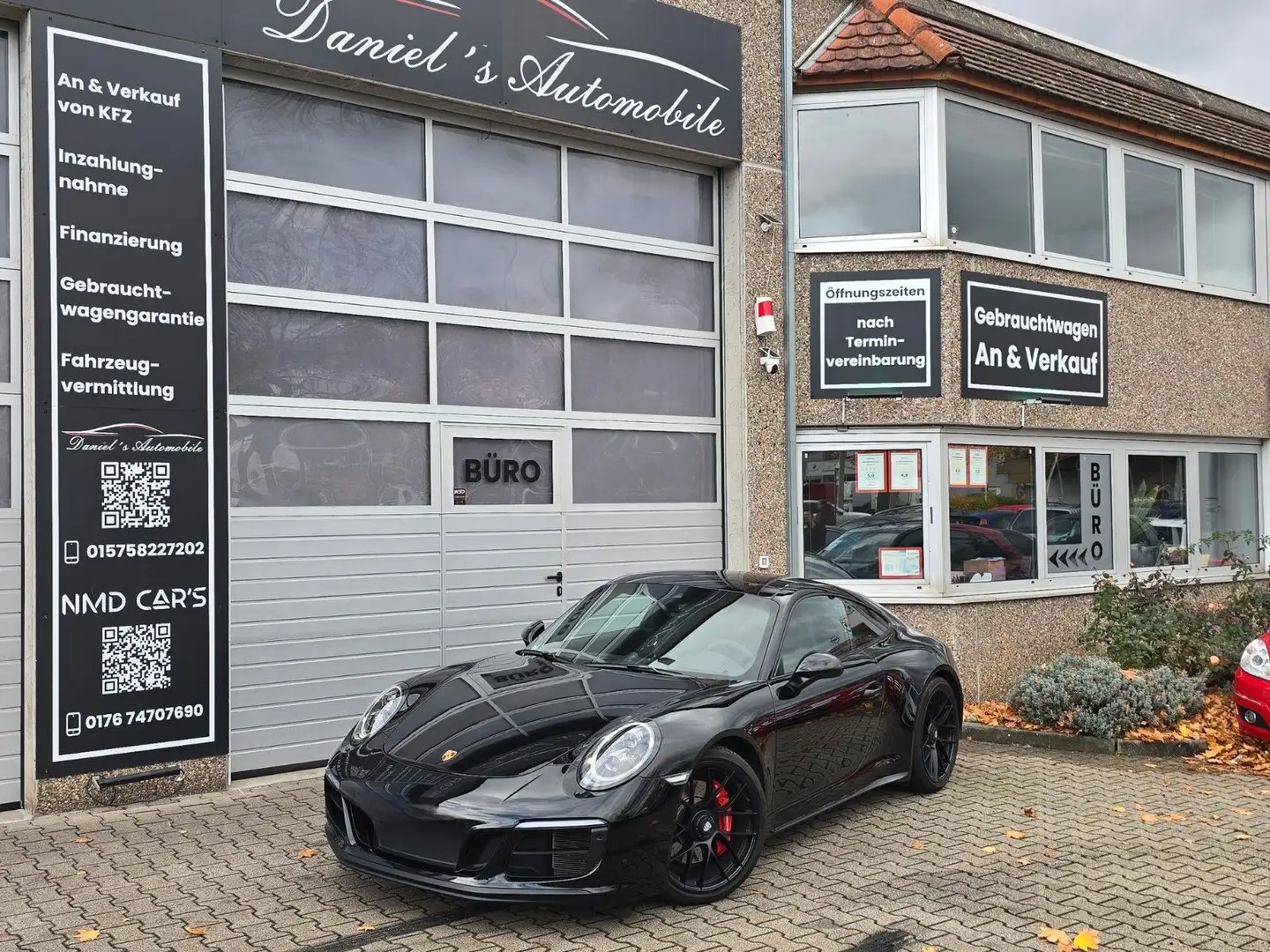 Porsche 911 Carrera 4 GTS Approved Garantie bis 11/26 Schwarz - 1