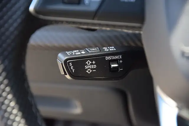 Audi Q8 view 14