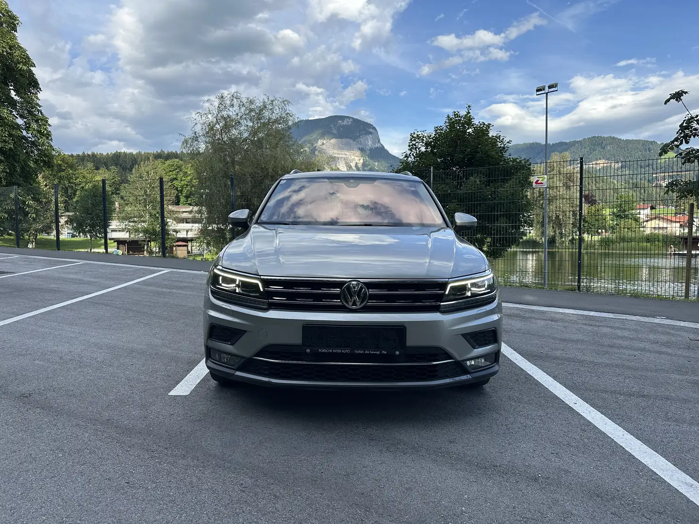 Volkswagen Tiguan 2,0 TDI SCR 4Motion Highline DSG Silber - 2
