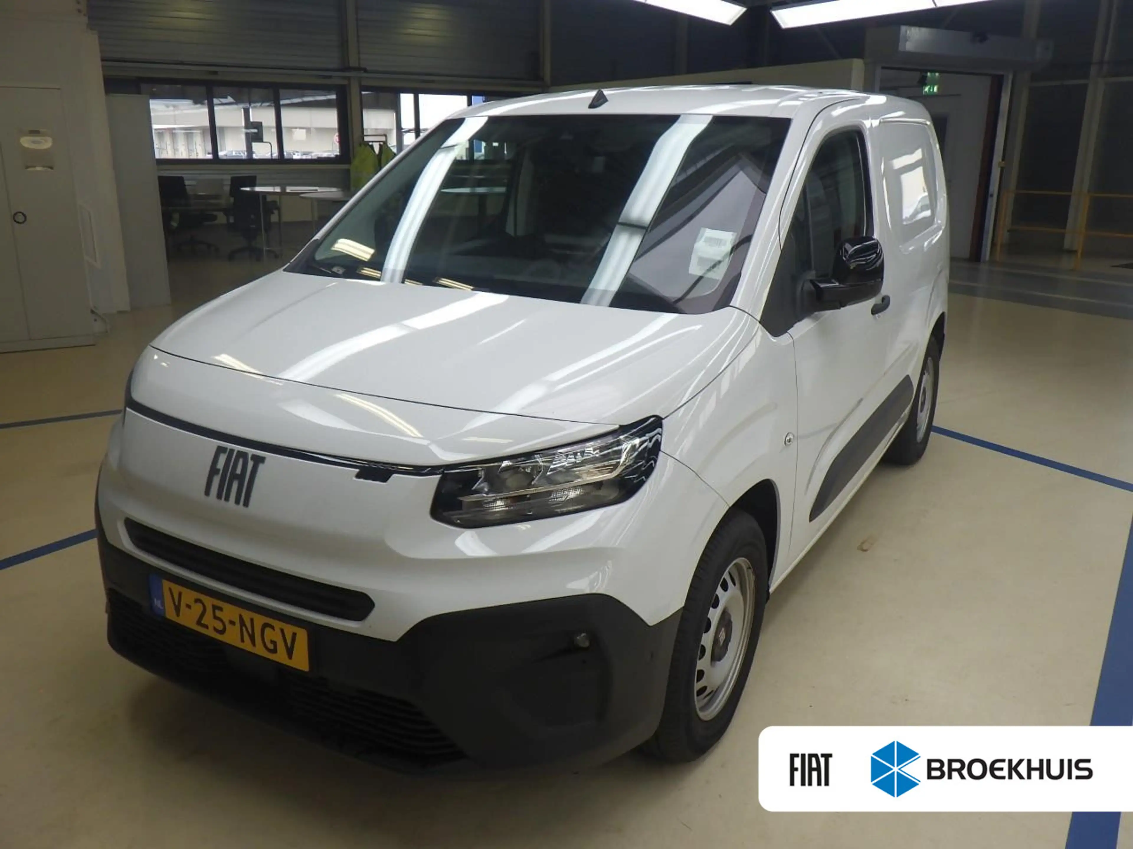 Fiat E-Doblo 50 kWH 136pk | Airconditioning handmatig | Central
