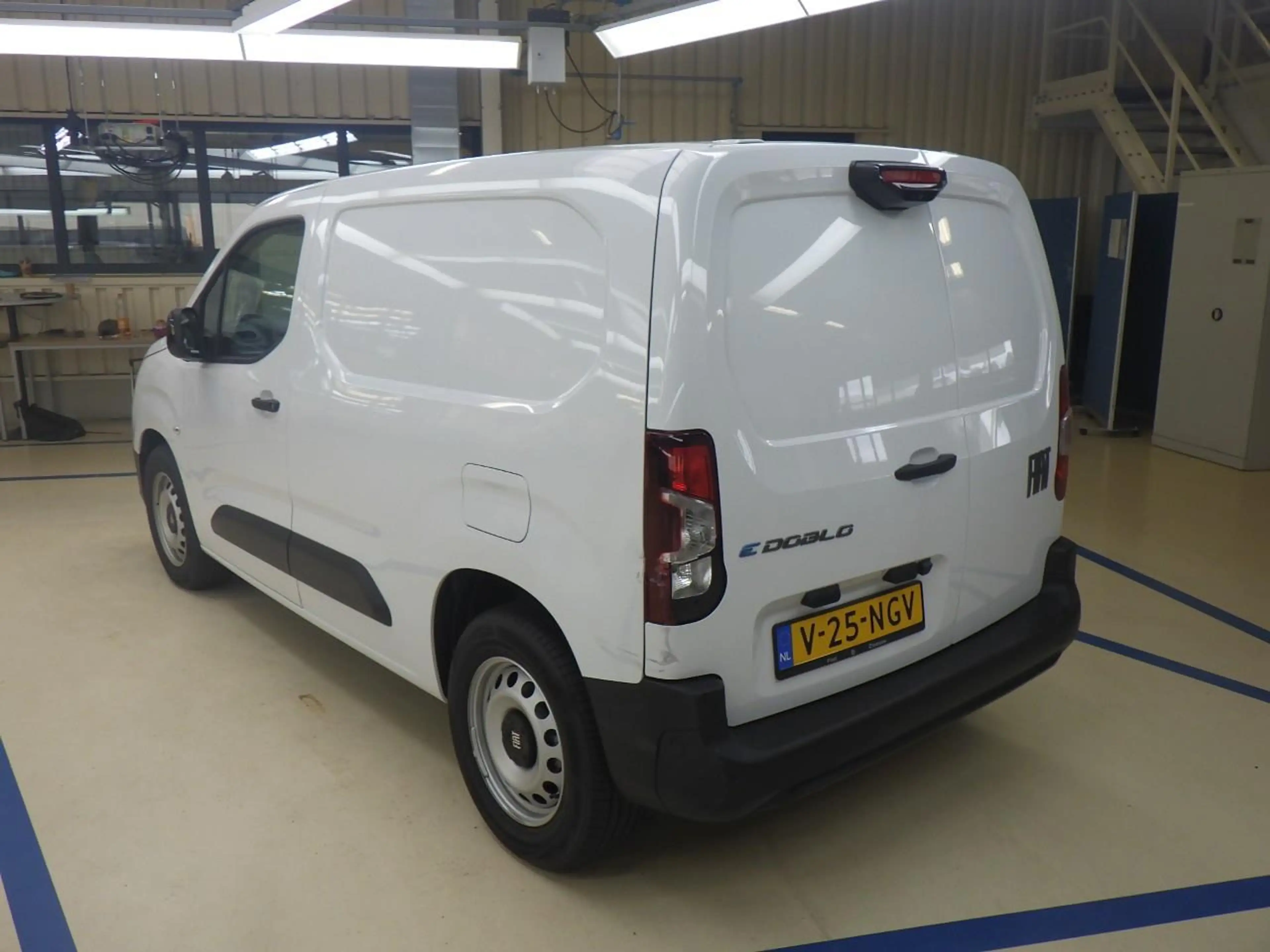 Fiat E-Doblo 50 kWH 136pk | Airconditioning handmatig | Central — photo 2
