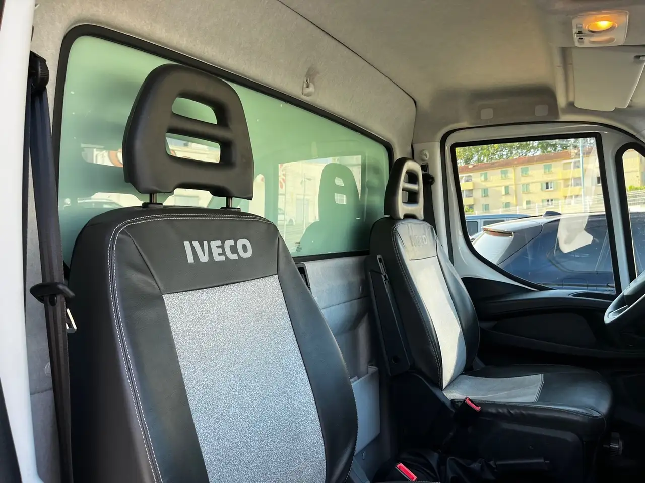Iveco Daily 2022 — фото 9