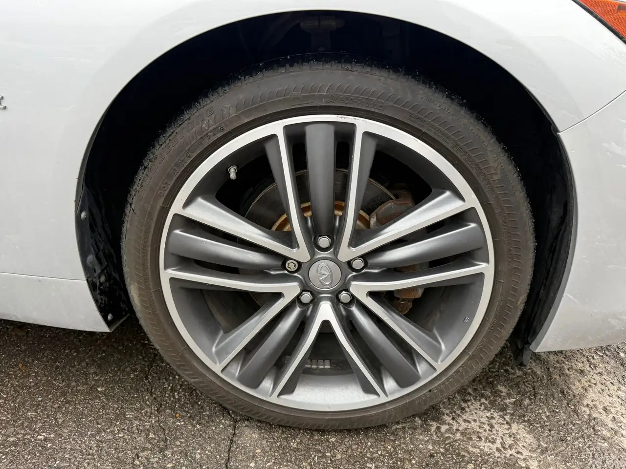 Infiniti Q50 снимка Infiniti Q50