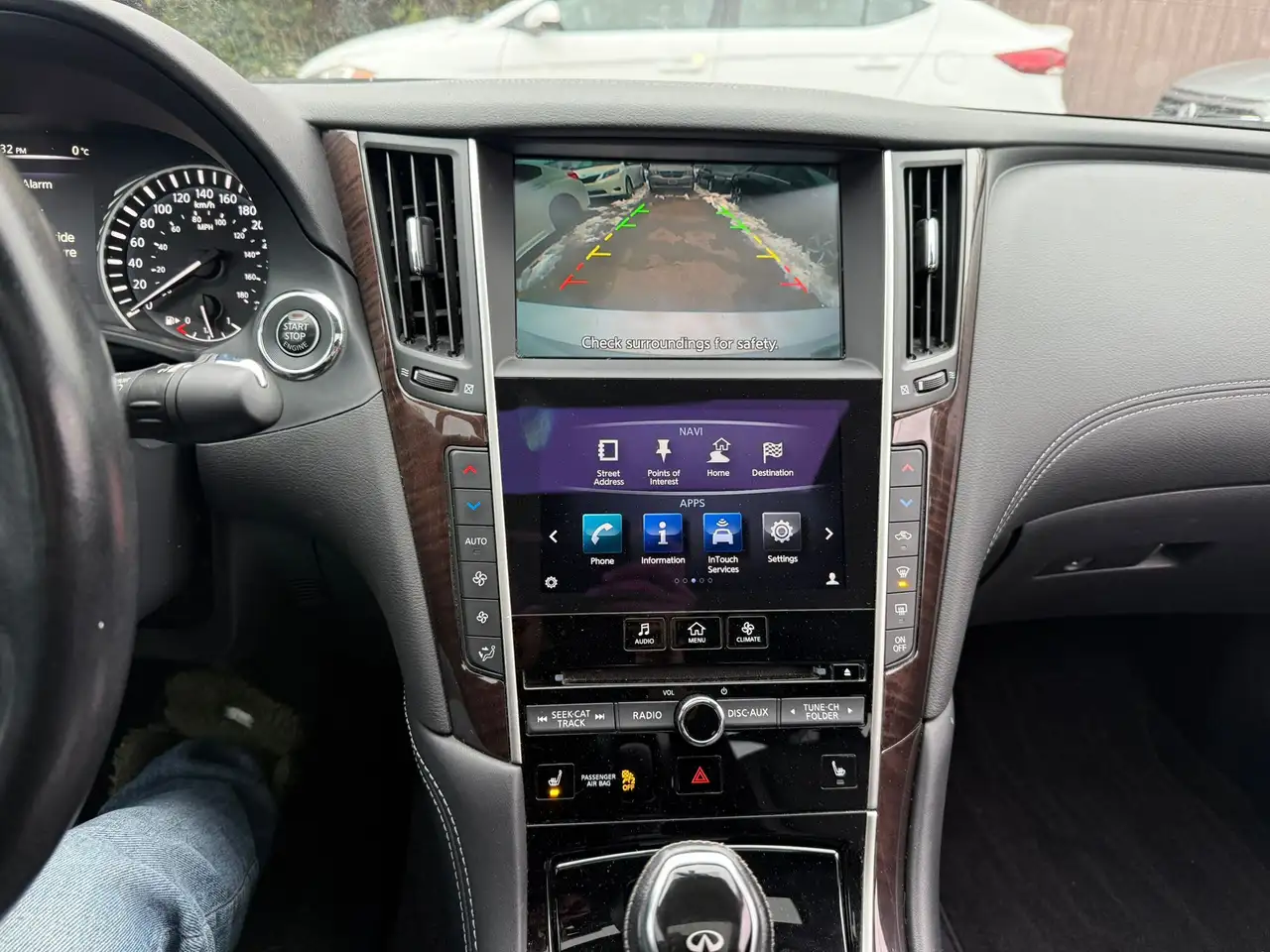 Infiniti Q50 снимка Infiniti Q50