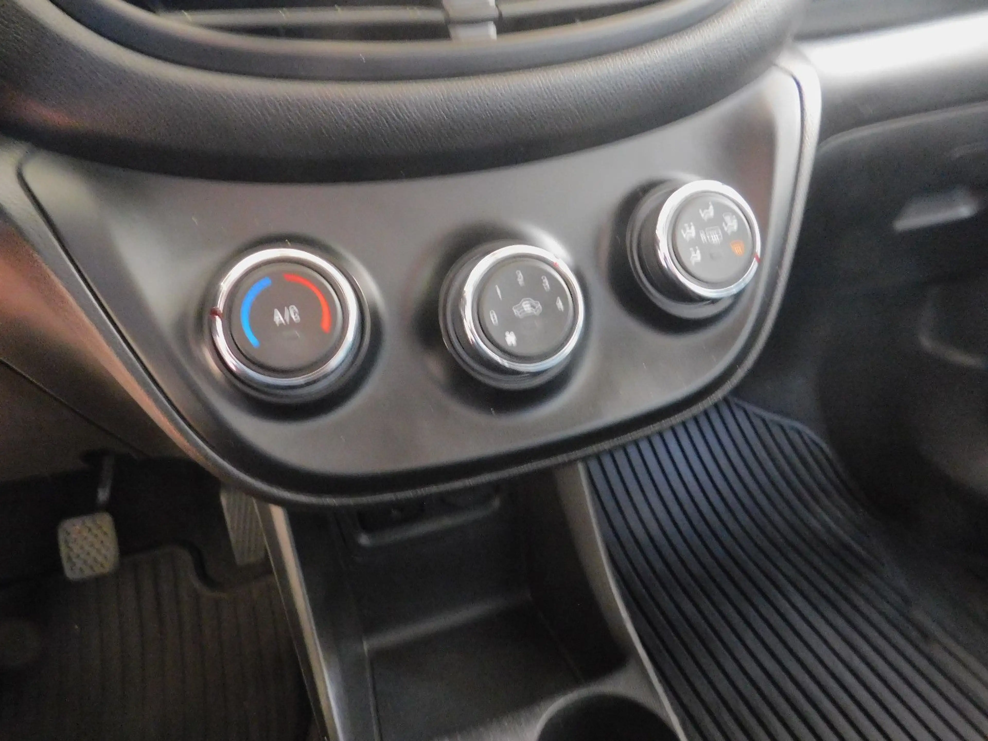 Opel Karl Active — photo 8