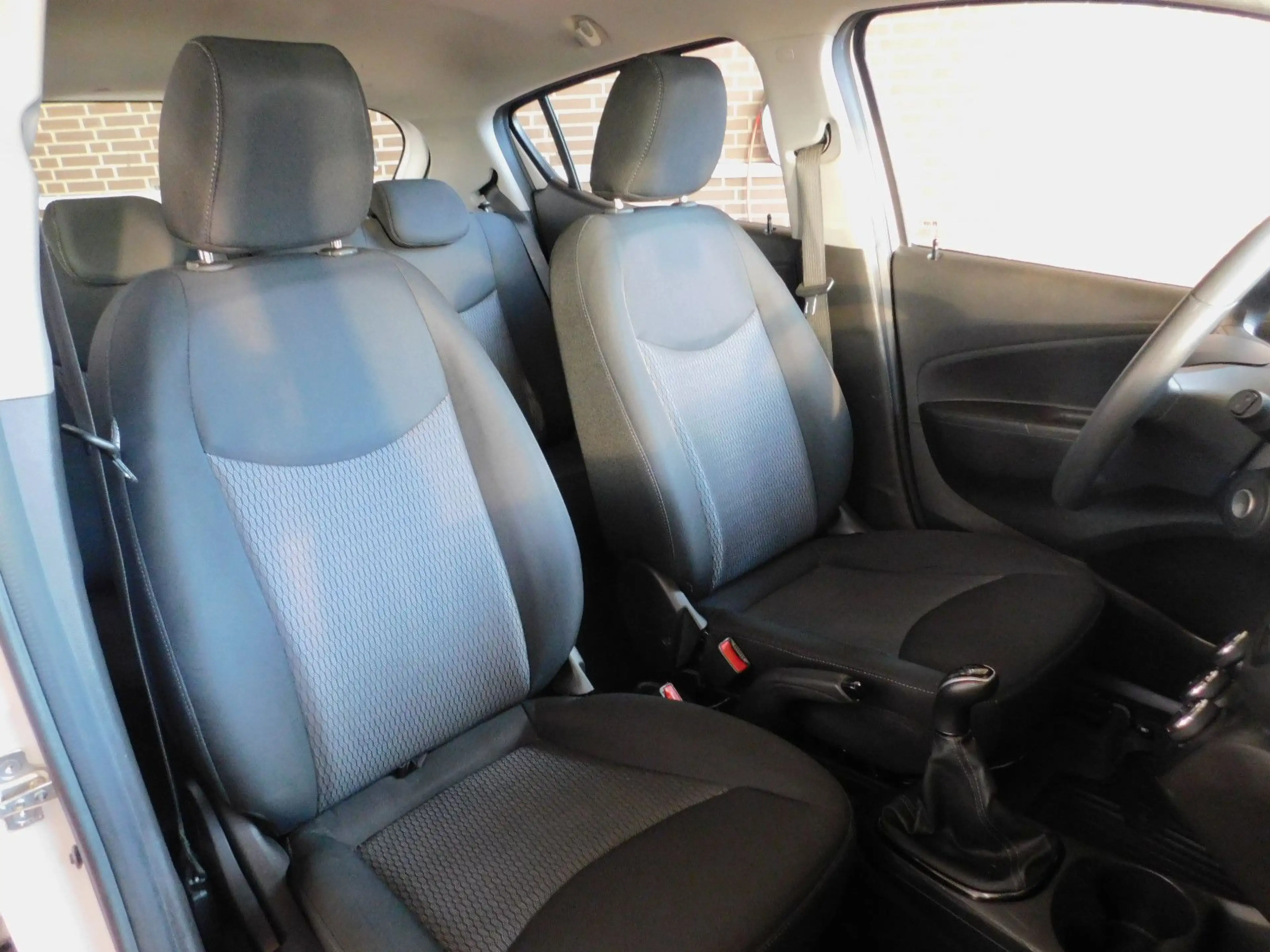 Opel Karl Active — photo 11
