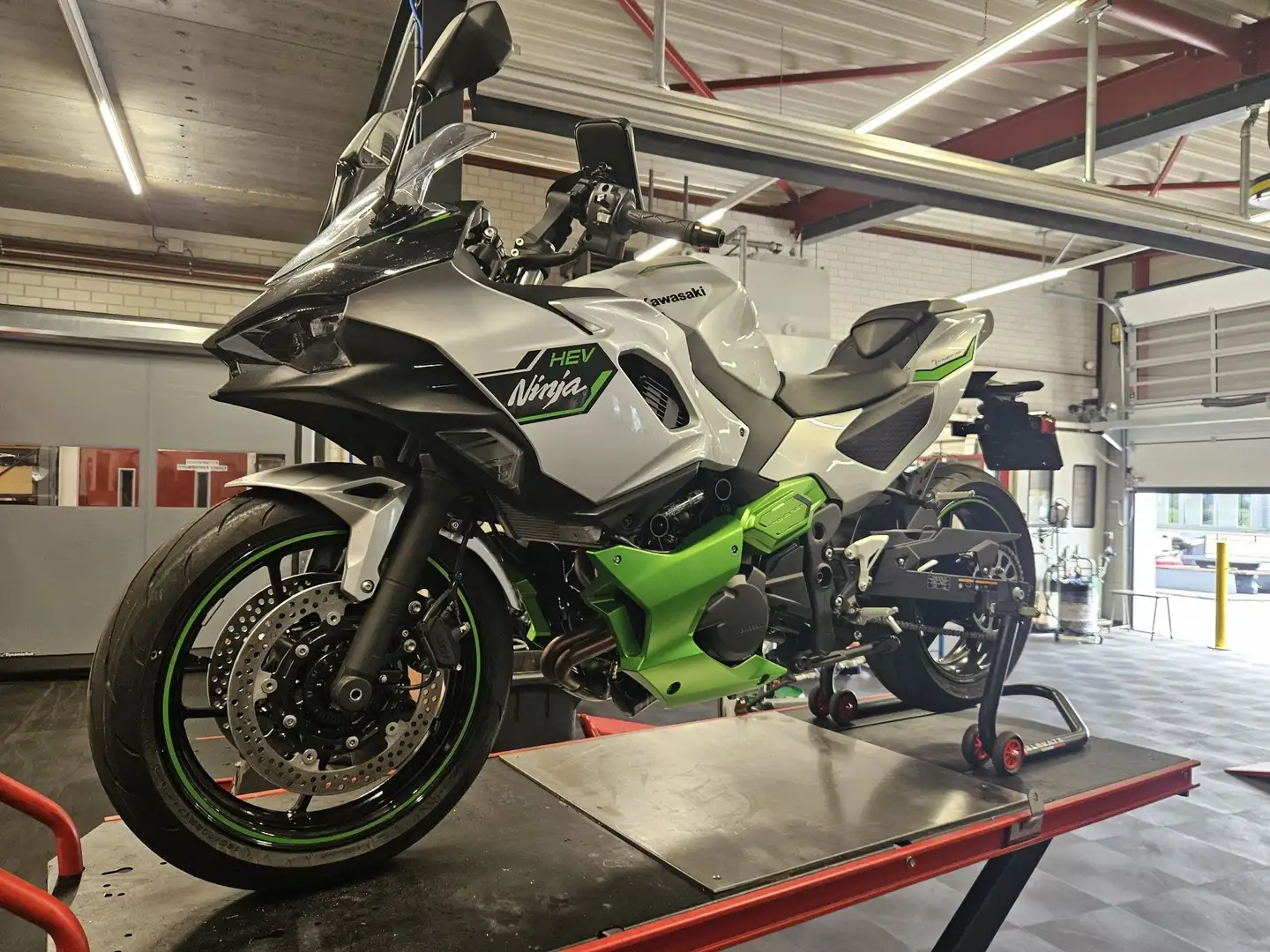 Kawasaki Ninja 7 Hybrid Grau - 2