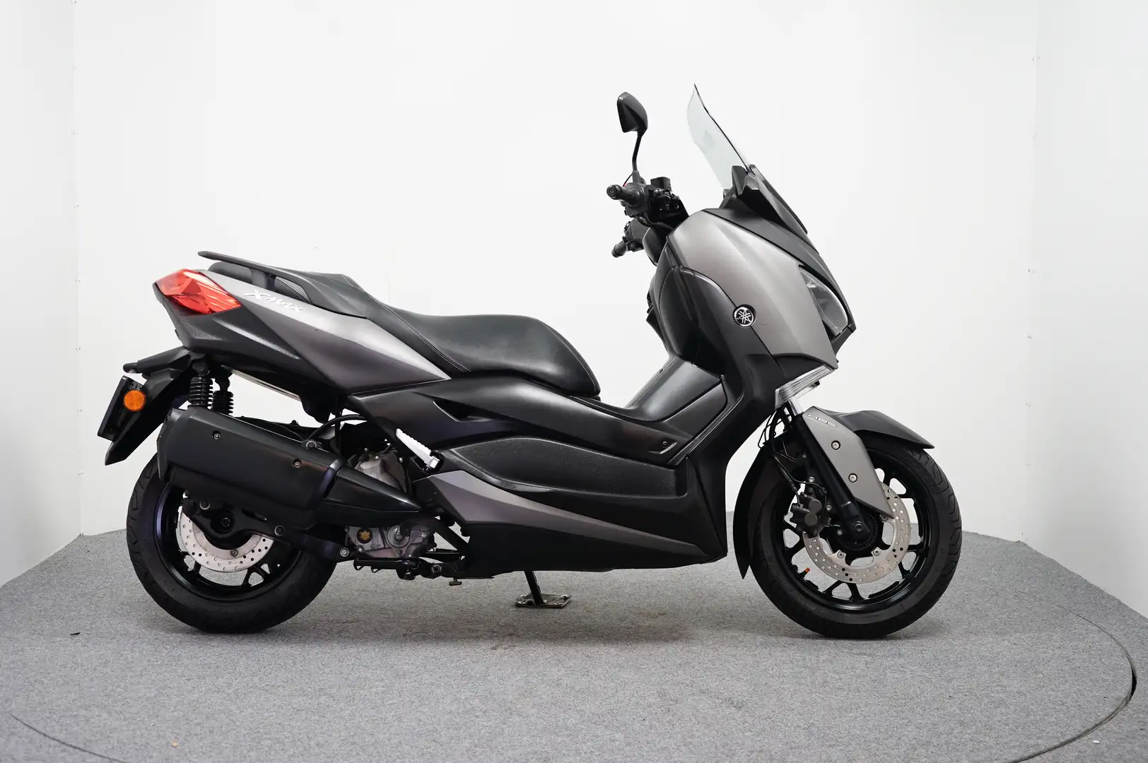 Yamaha X-Max 300 ABS Gris - 1