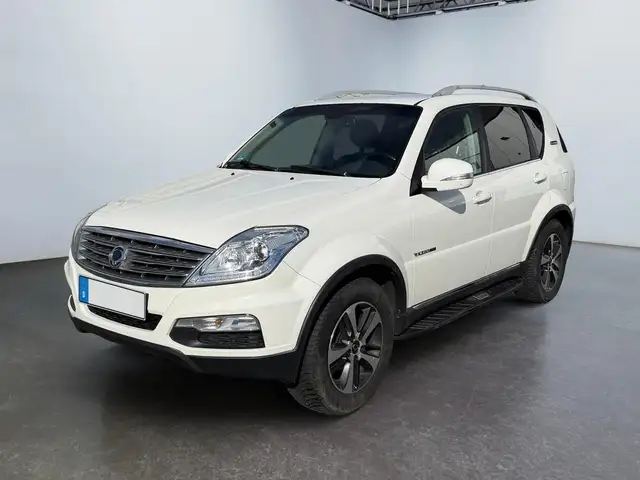SsangYong Rexton W 2.2 e-XDi Sapphire 4x4 Allrad Vollausstattung...