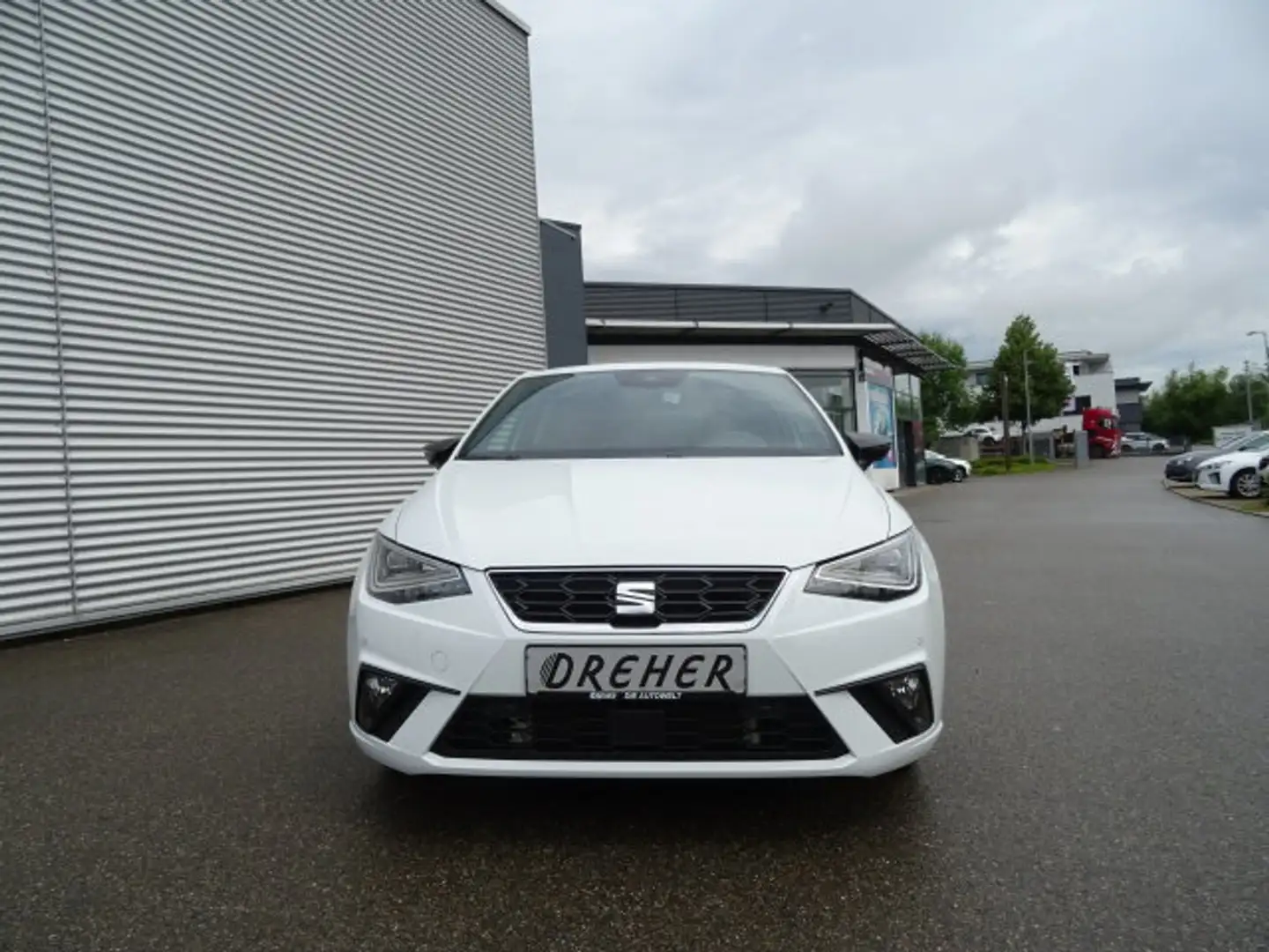 SEAT Ibiza Ibiza 1.0 TSI FR OPF Navi/Autom./Klima/LED/PDC BC Wit - 2