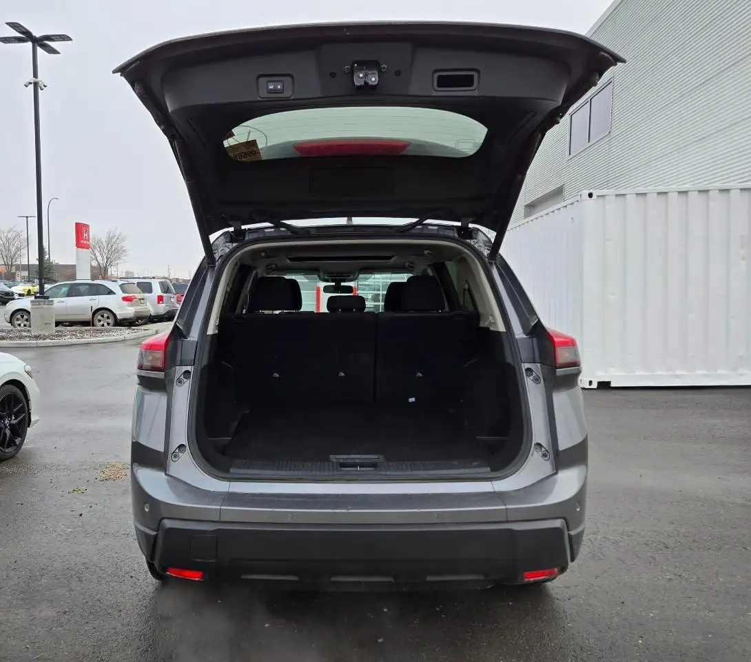Nissan Rogue снимка Nissan Rogue