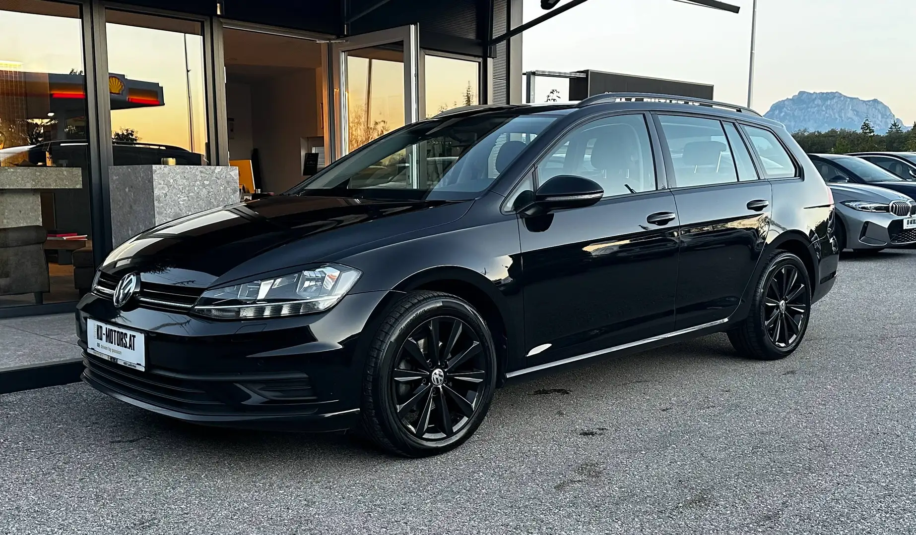 Volkswagen Golf Variant 1,6 TDI *2.Besitz*Navi*SHZ*PDC* Schwarz - 2