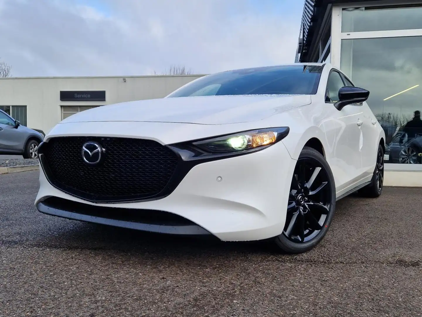 Mazda 3 2025 2.5L E-SKYACTIV G 140PS 6MT FWD HOMURA Weiß - 1