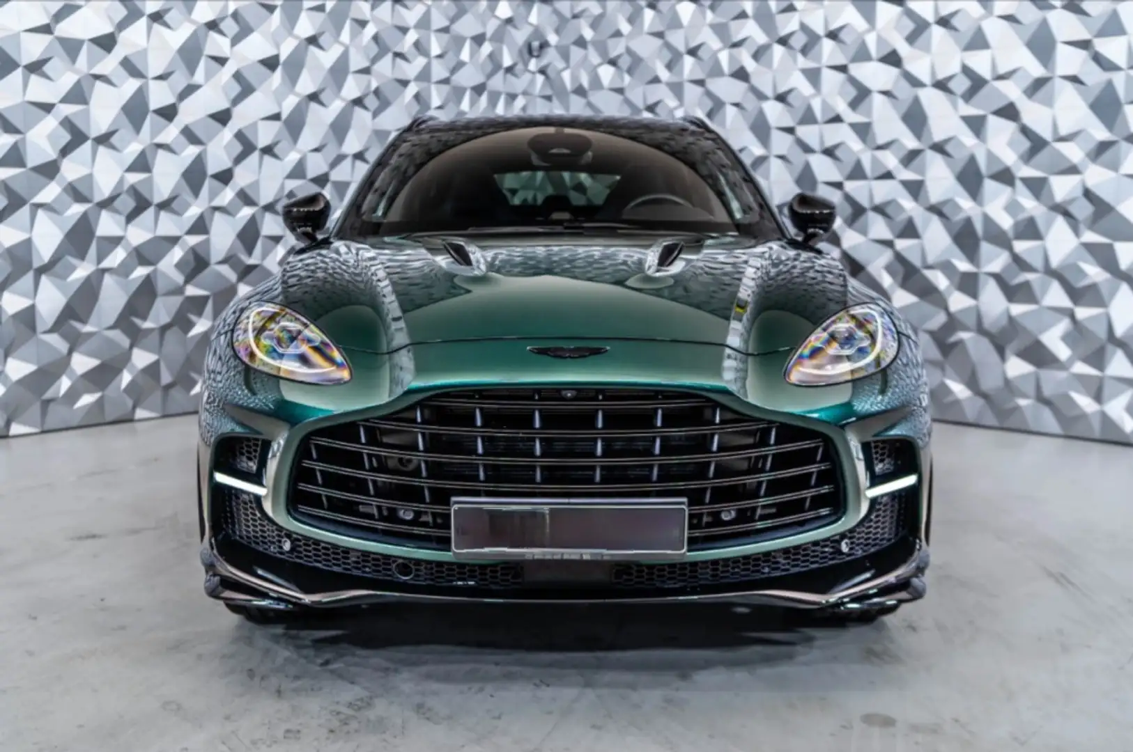 Aston Martin DBX 707 Groen - 2