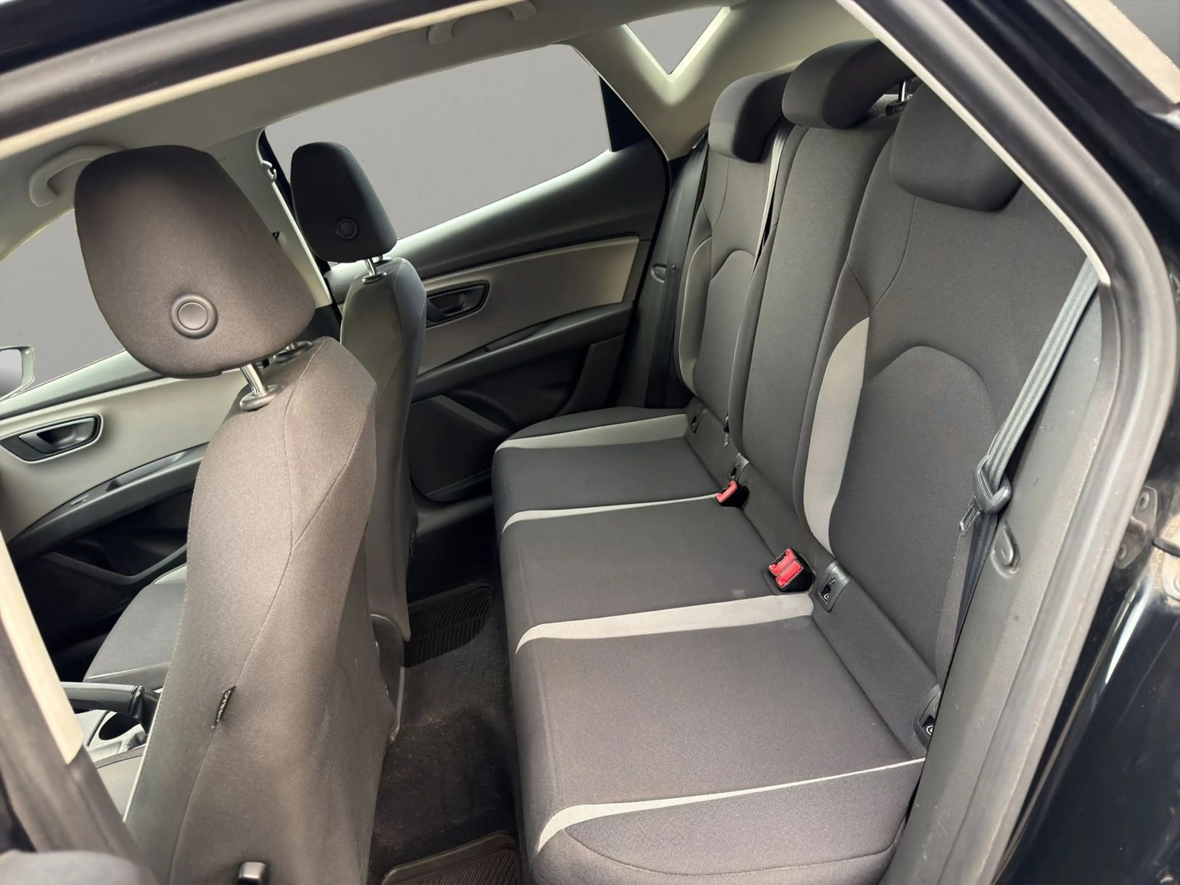 SEAT Leon SC 1.2 TSI Reference — photo 14