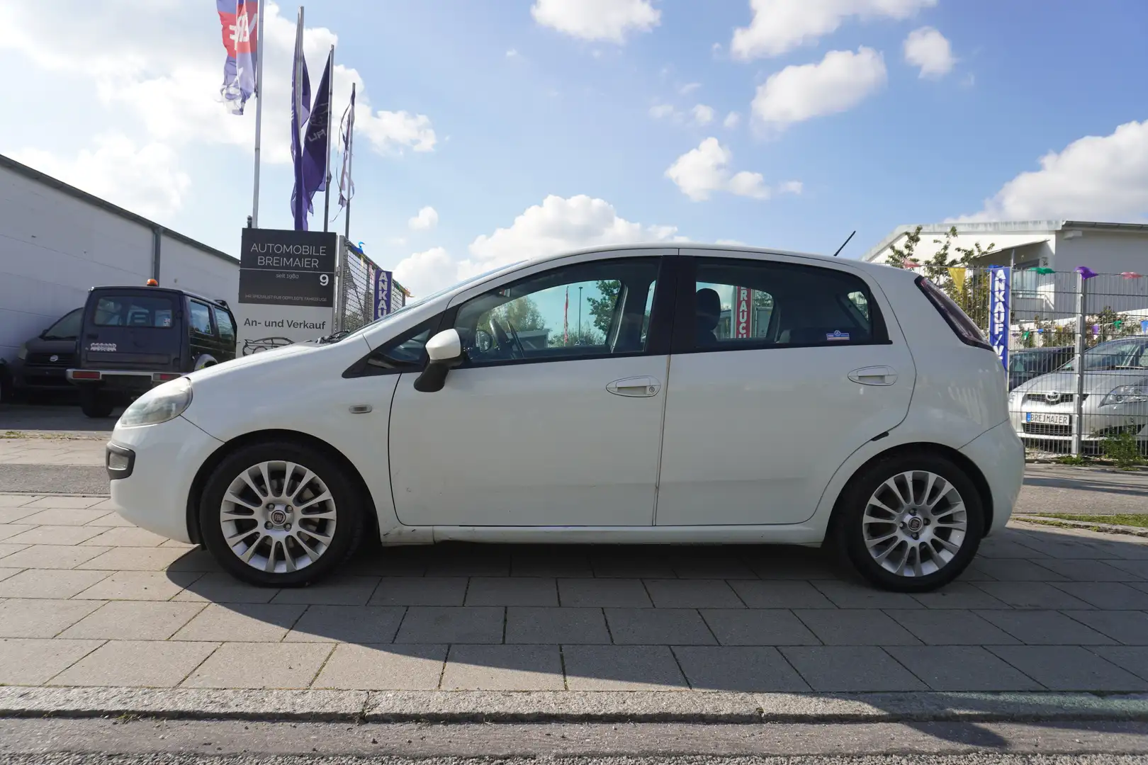 Fiat Punto Evo RACING*AUTOMATIK*TÜV NEU*BEHINDERTENGERECHT* Weiß - 2
