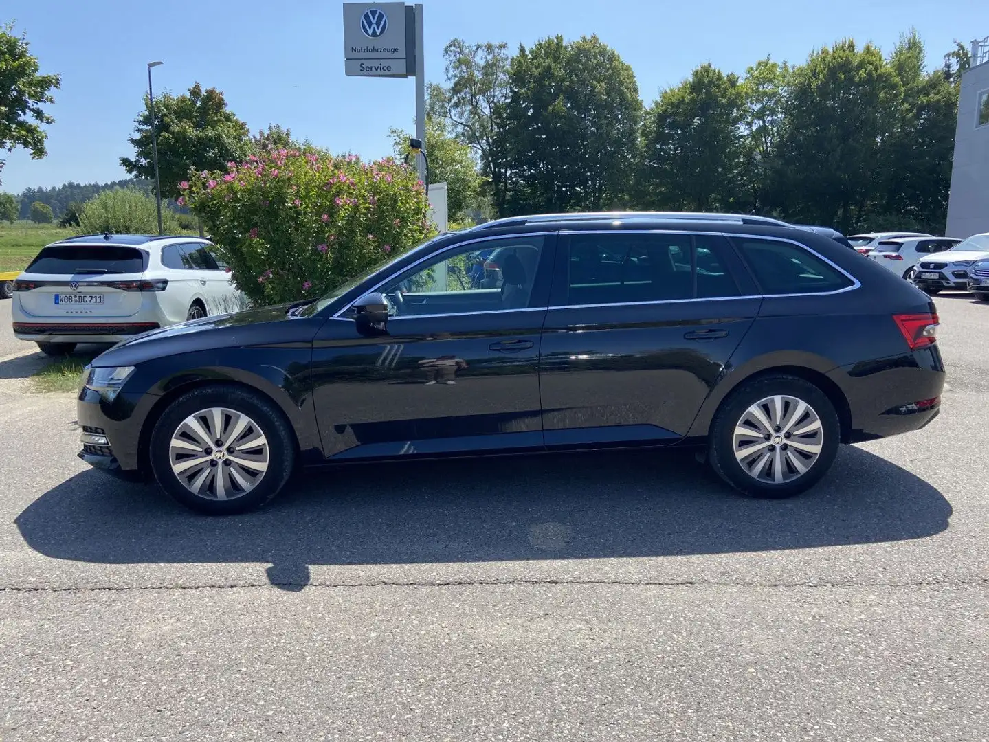 Skoda Superb Combi 2.0 TDI DSG Style NAVI+LED+SMART-LI Schwarz - 2