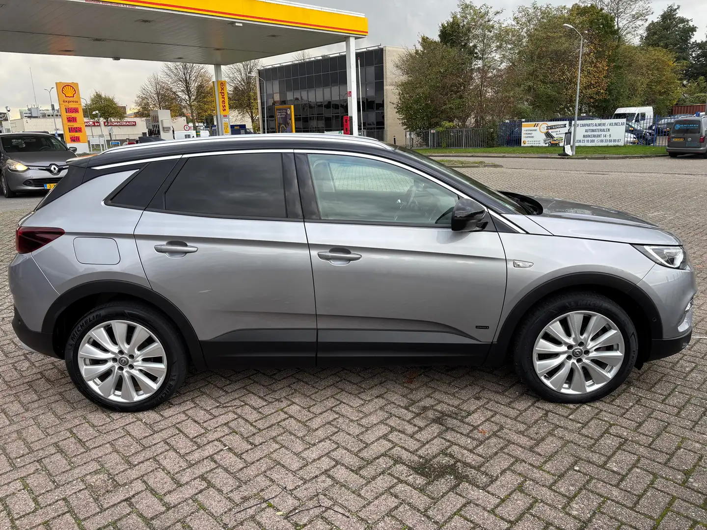 Opel Grandland X Grandland X 1.6 THybr Innovation Zilver - 1