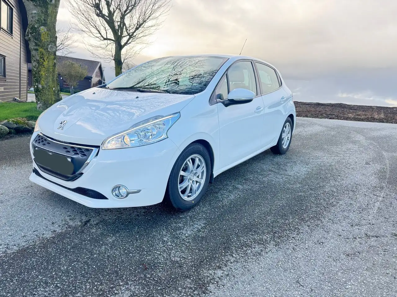 Peugeot 208 1.6 e-HDi 92ch FAP BMP6 Allure