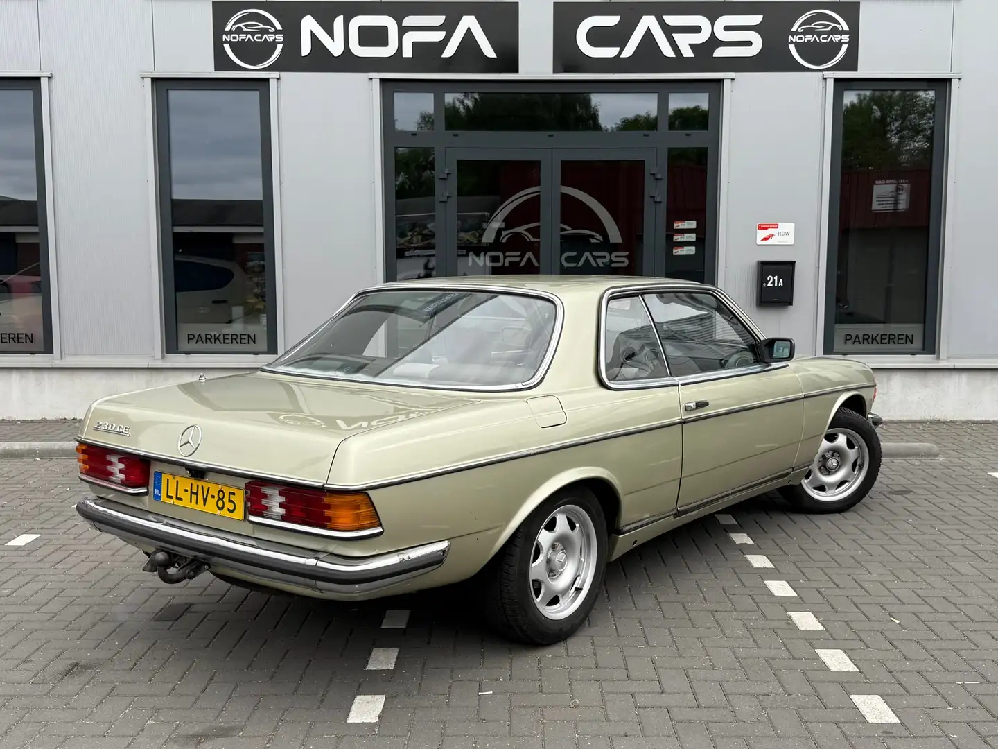 Mercedes-Benz CE 280 200-280 (W123) 230 Groen - 2