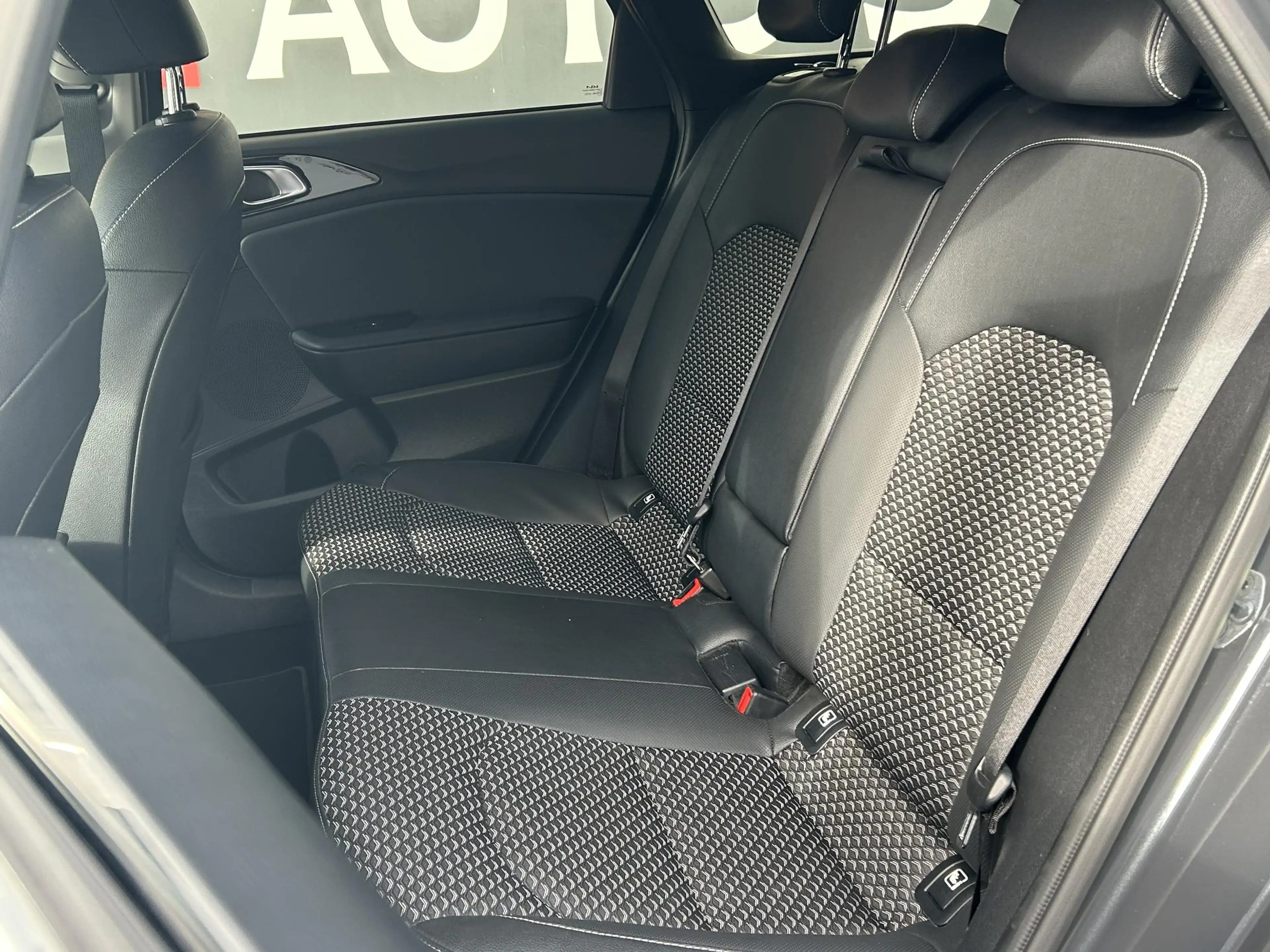 Kia Ceed SW / cee'd SW Sportswagon 1.5 T-GDi DynamicPlusLine - Stoelverwa — photo 6