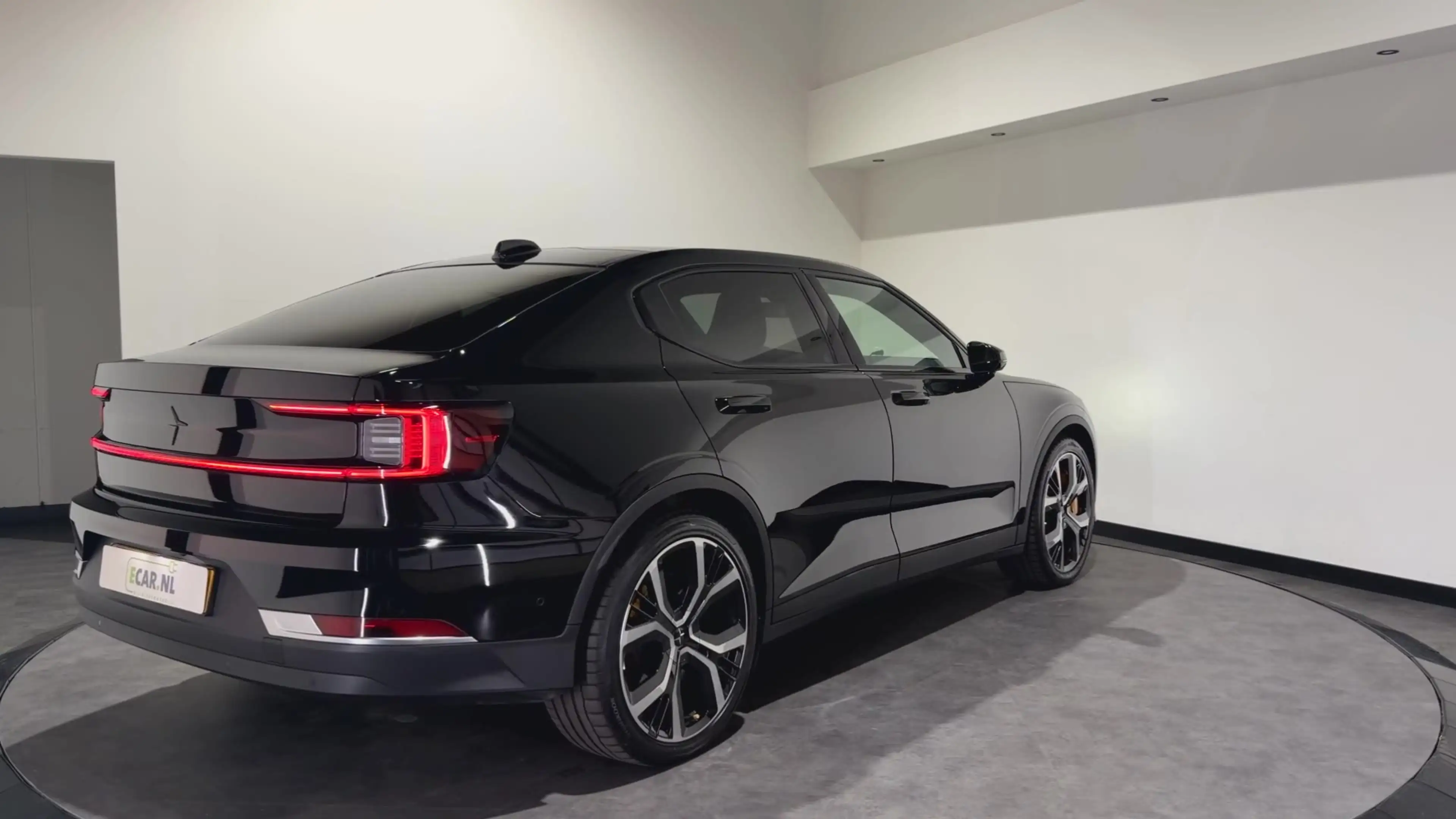 Polestar 2 Long Range Dual Motor Launch Edition 78kWh | SOH 9 — photo 3
