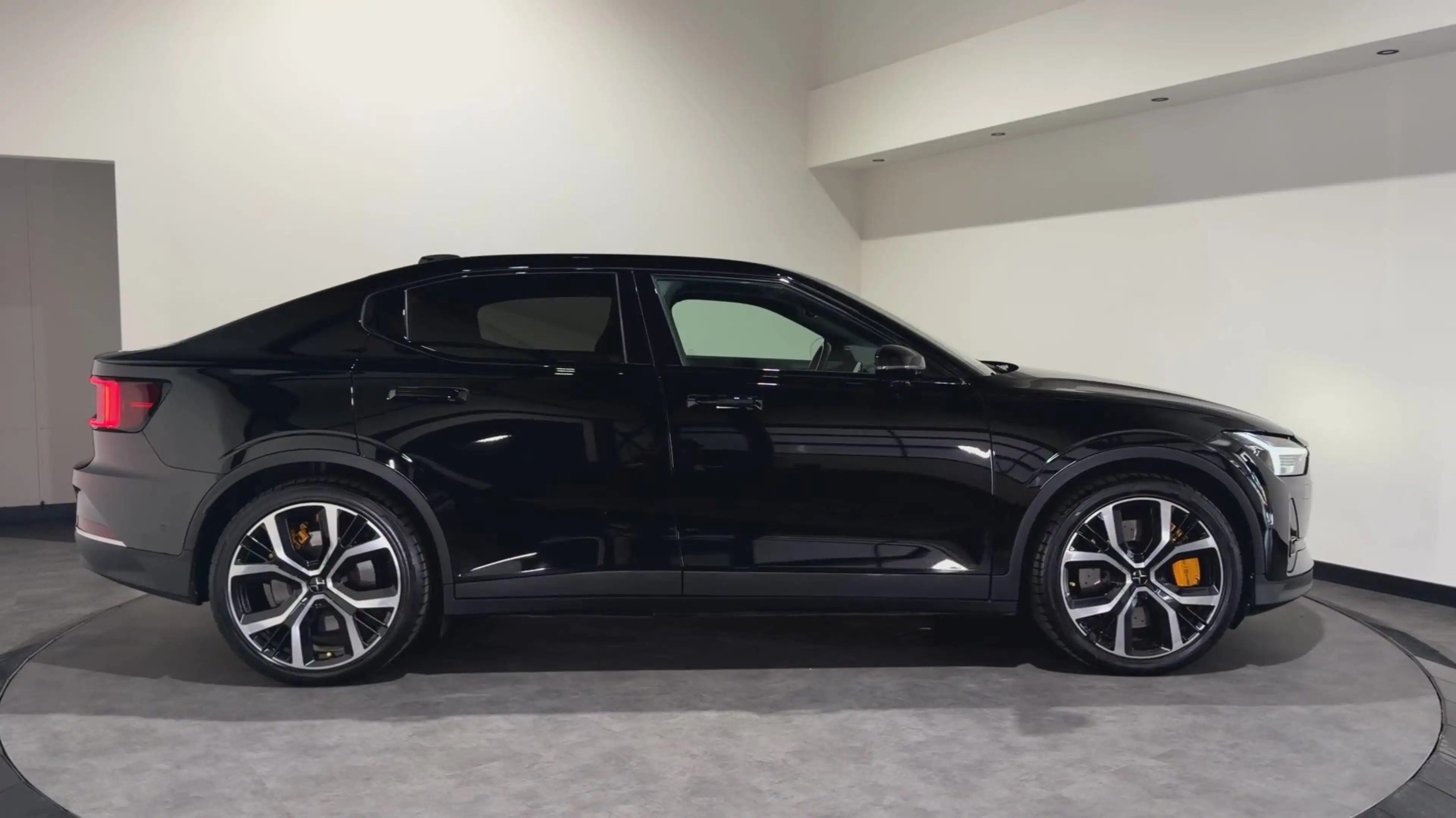 Polestar 2 Long Range Dual Motor Launch Edition 78kWh | SOH 9 — photo 2