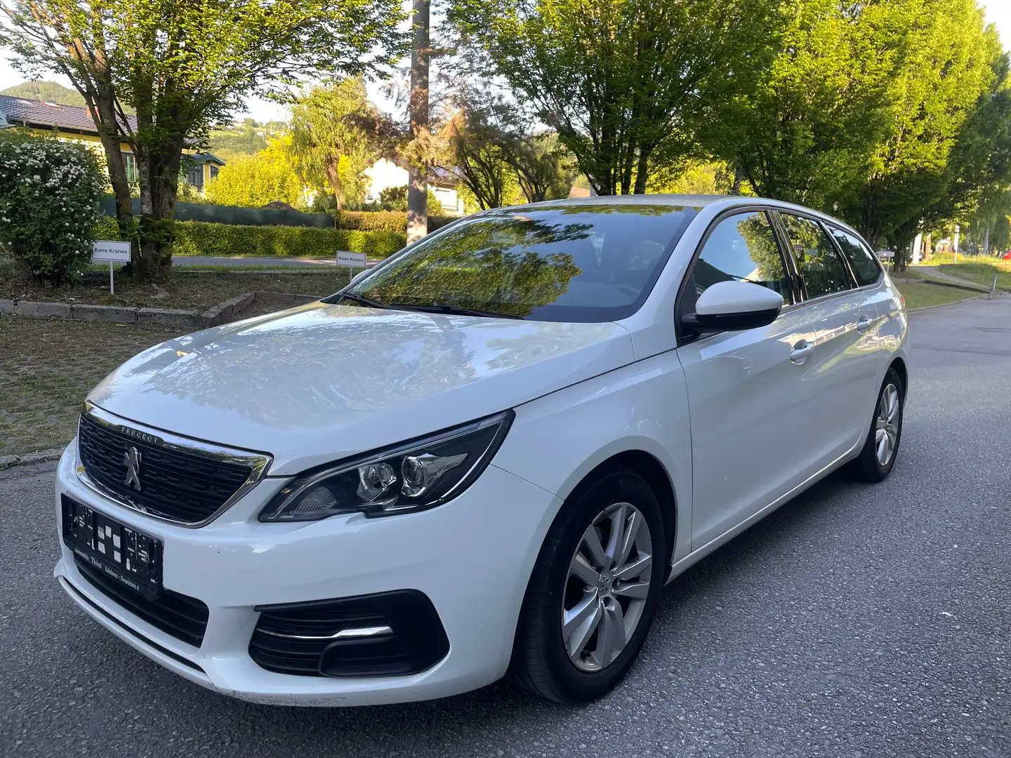 Peugeot 308 Active SW 1,5 BlueHDI,* LED, Navi, Sitzhzg.,... Weiß - 2