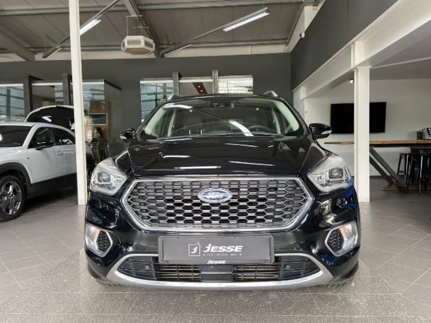 Ford Kuga 2.0 EcoBoost Vignale 4x4 Pano SYNC3 Navi Schwarz - 2