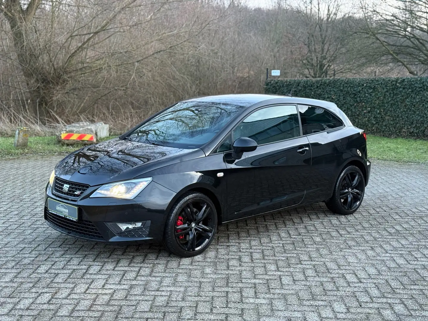 SEAT Ibiza SC 1.8 TSI Cupra LEER I 192PK I CLIMA I LED I PDC - 1