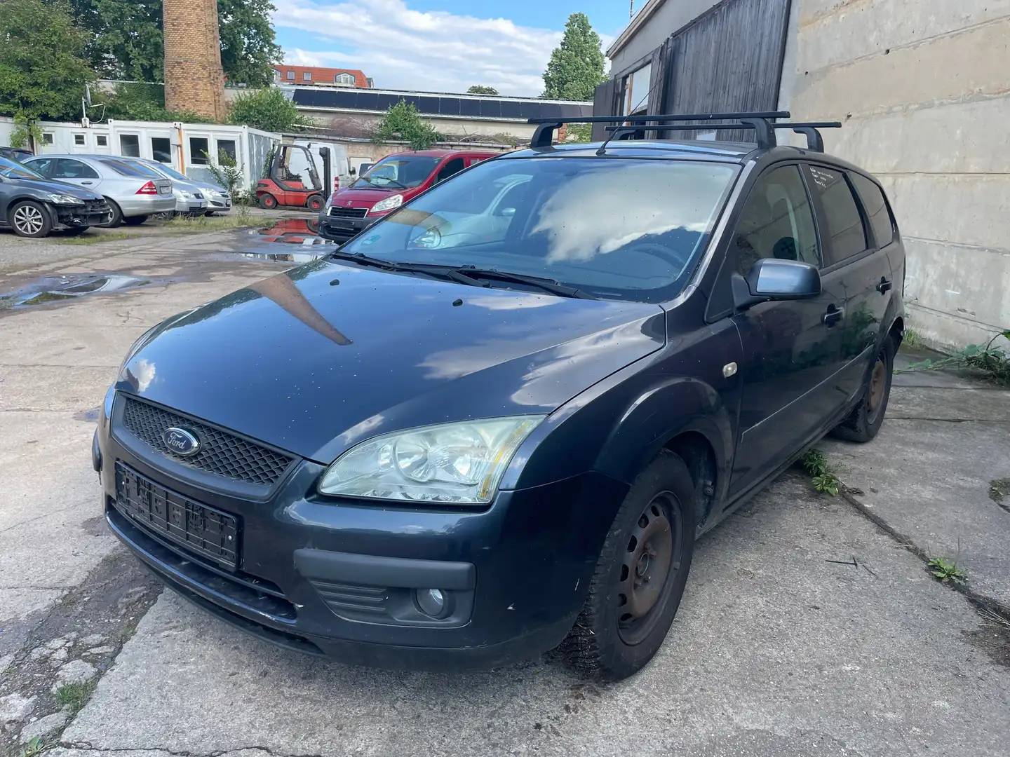 Ford Focus Ambiente Grau - 1