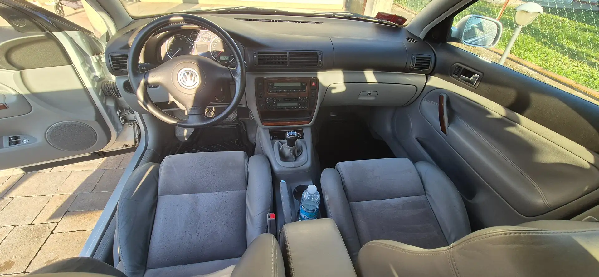 Volkswagen Passat Passat V 2000 Berlina 1.8t Highline Сірий - 2