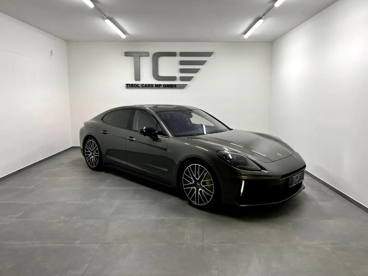 Porsche Panamera 4 E-Hybrid Burmester, HUD, Massage, LP 170.000€ Grün - 2