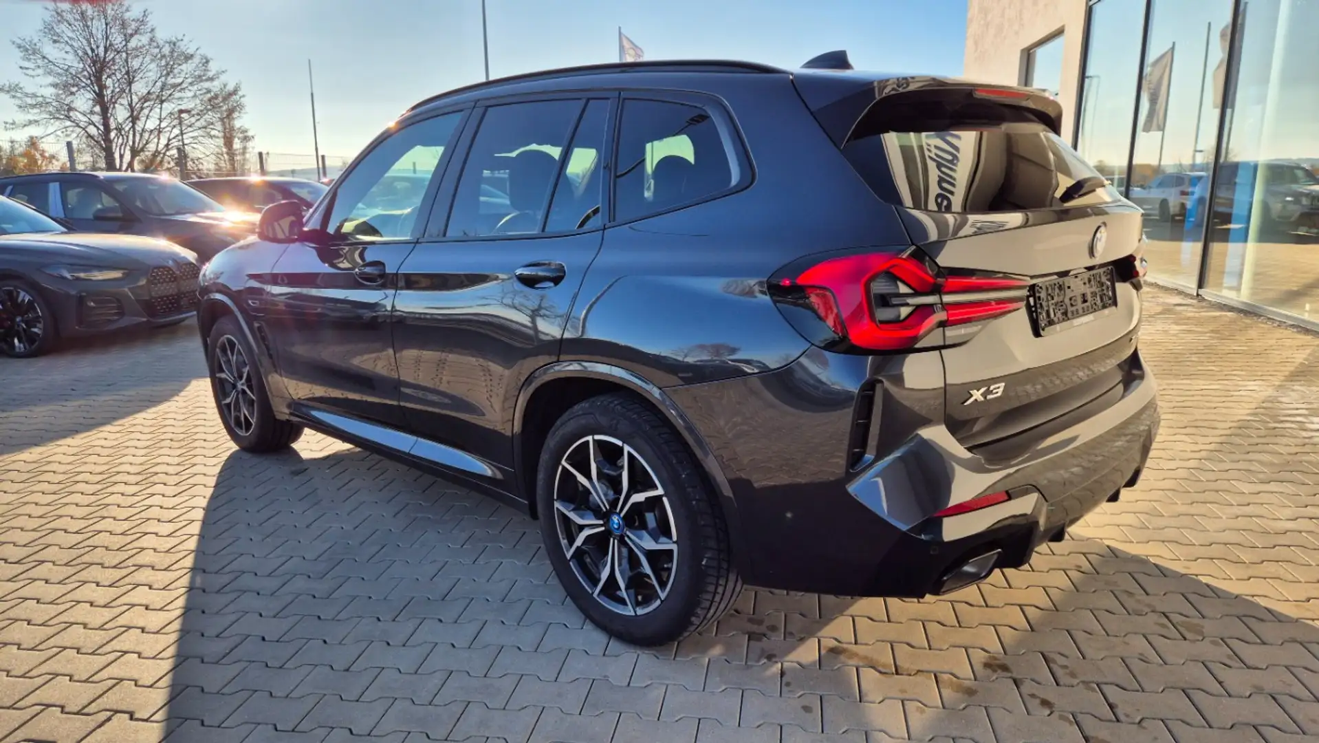 BMW X3 xDrive30e Aut. ///M-Sport/Laser/StHzg/Head-Up Schwarz - 2