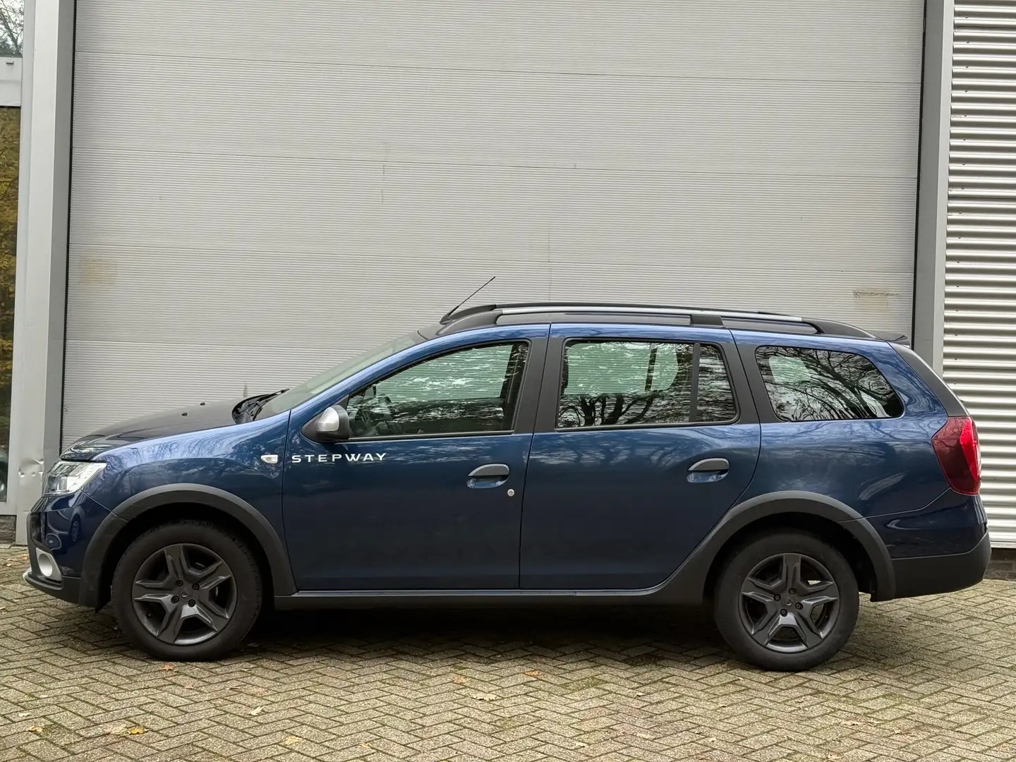 Dacia Logan MCV 0.9 TCe Stepway l Airco l Parkeersensoren l Bleu - 2