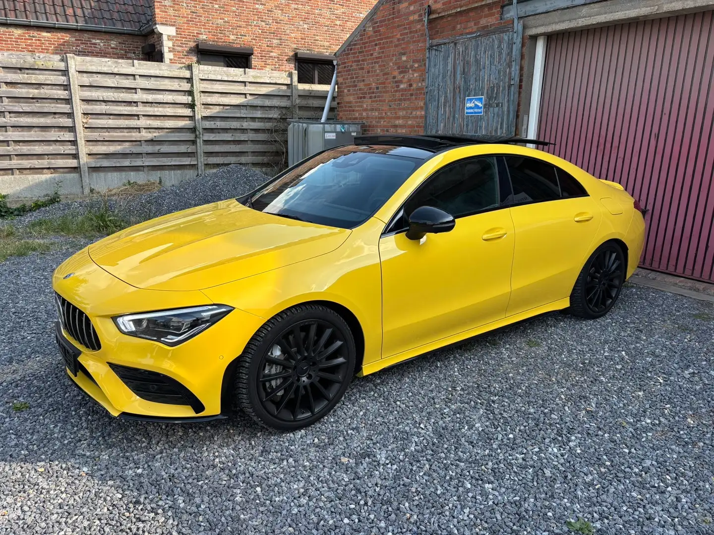 Mercedes-Benz CLA 35 AMG 4Matic Speedshift 7G-DCT 2019 full option 65.000km Jaune - 1