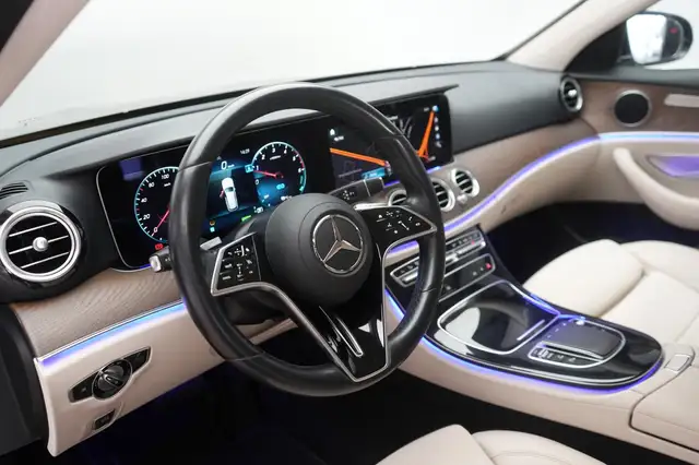 Mercedes-Benz 300 view 13