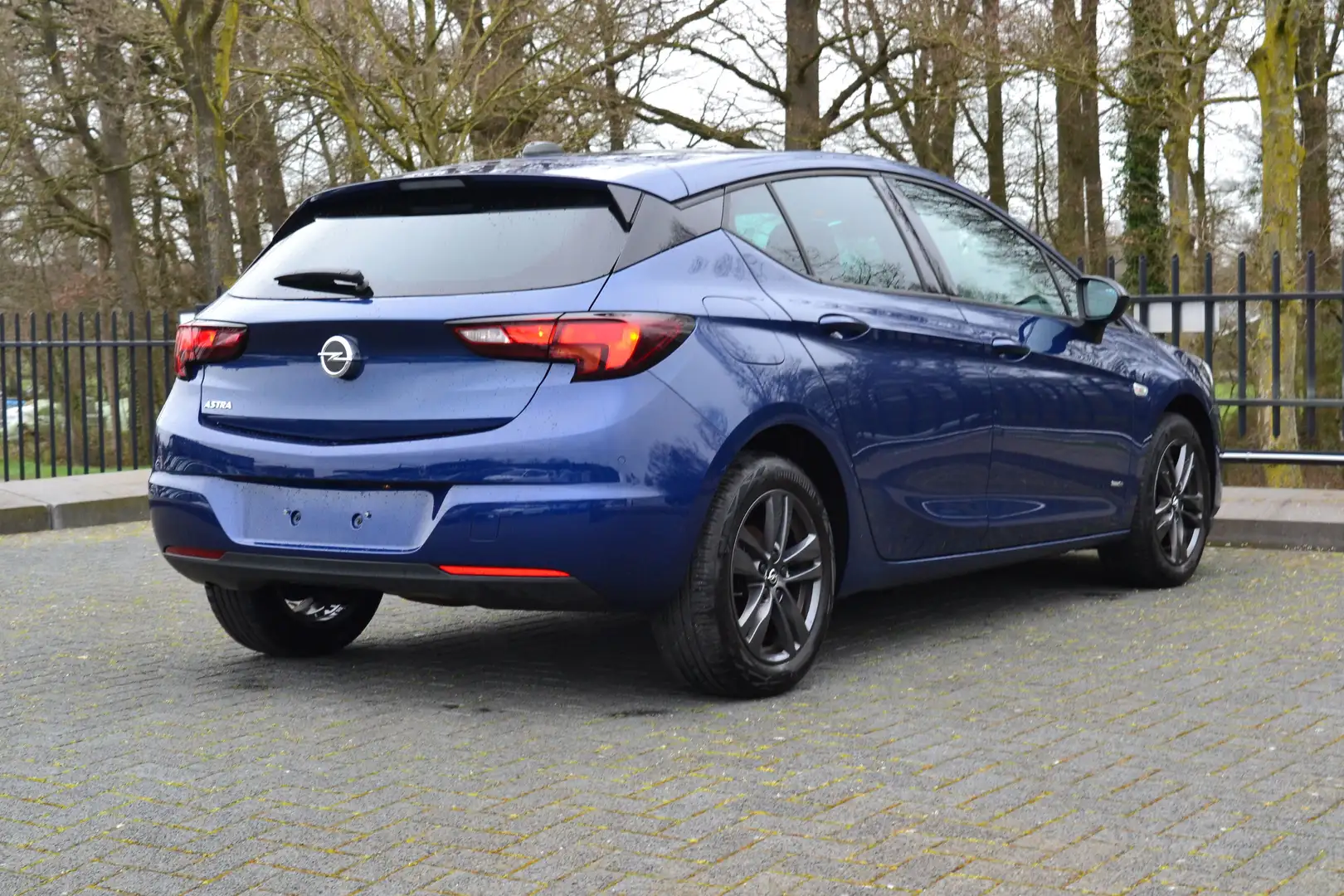 Opel Astra 1.2 Turbo Design&Tech Blauw - 2
